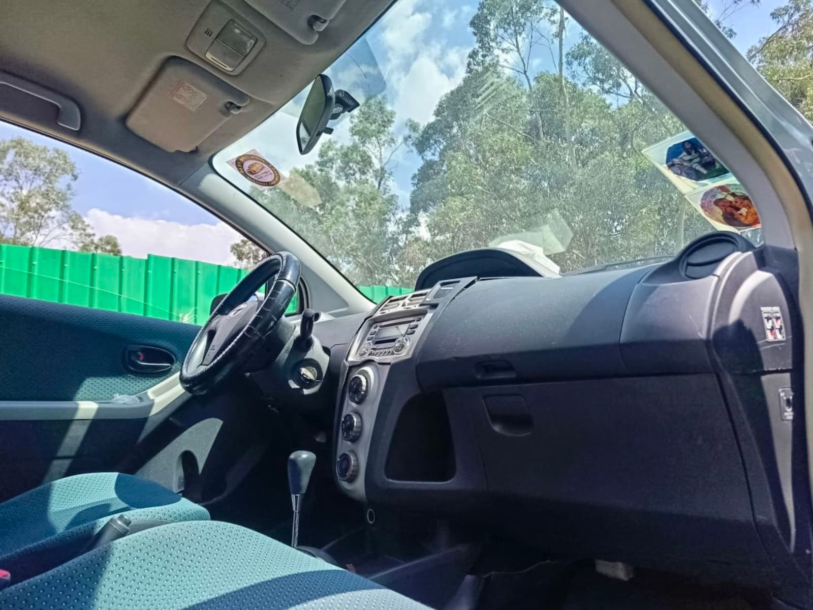 2008 Toyota Yaris Compact — photo 3