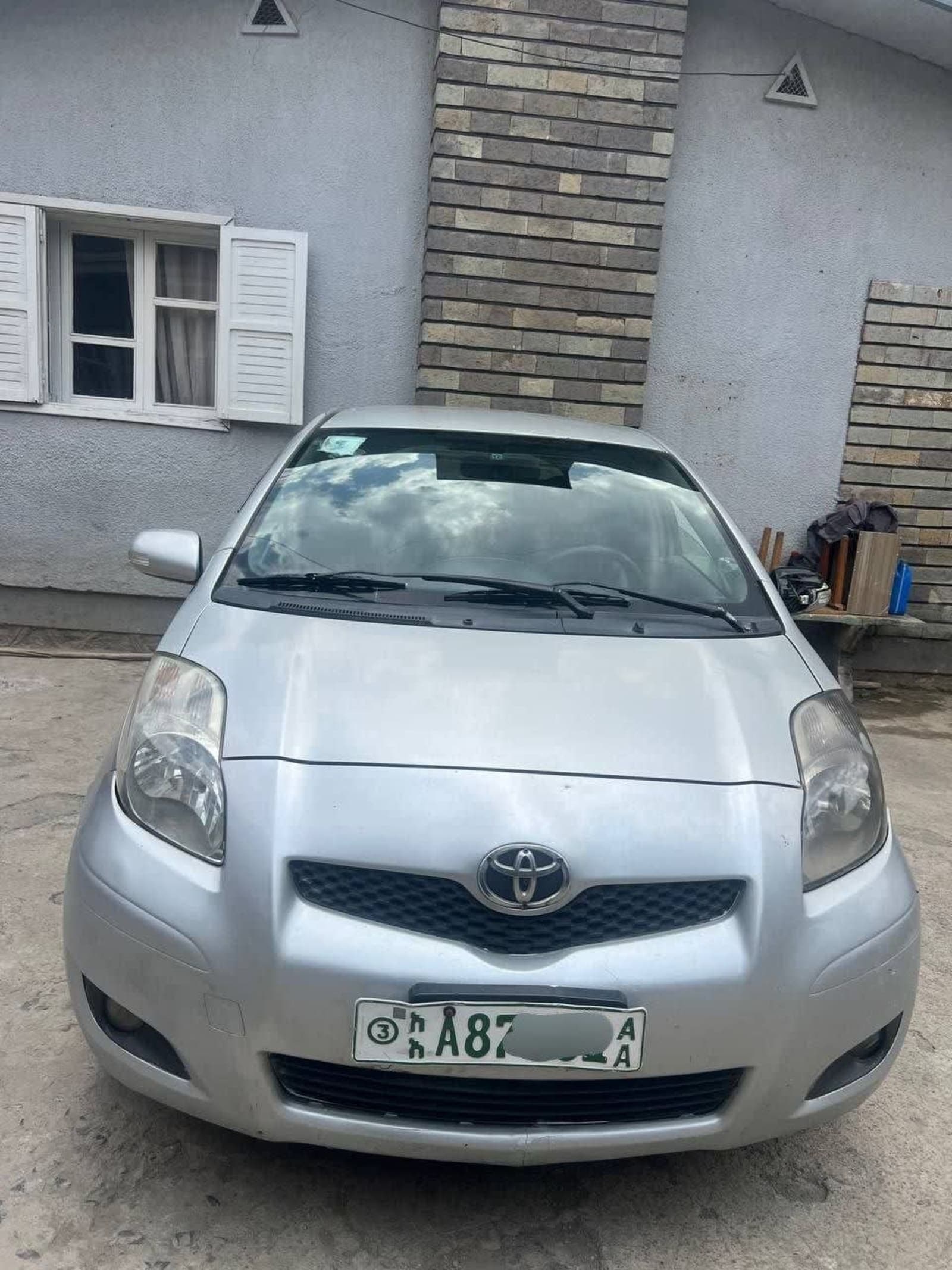 2009 Toyota Yaris โ photo 2