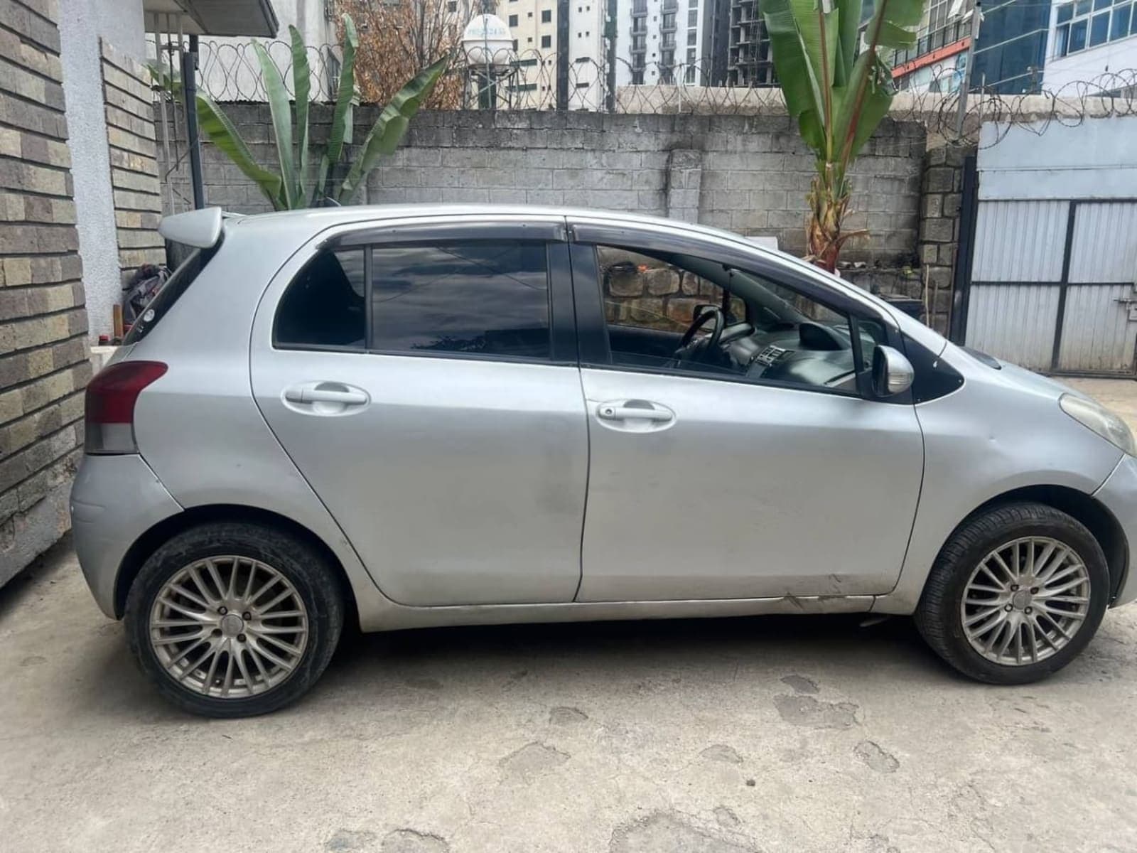 2009 Toyota Yaris โ photo 3