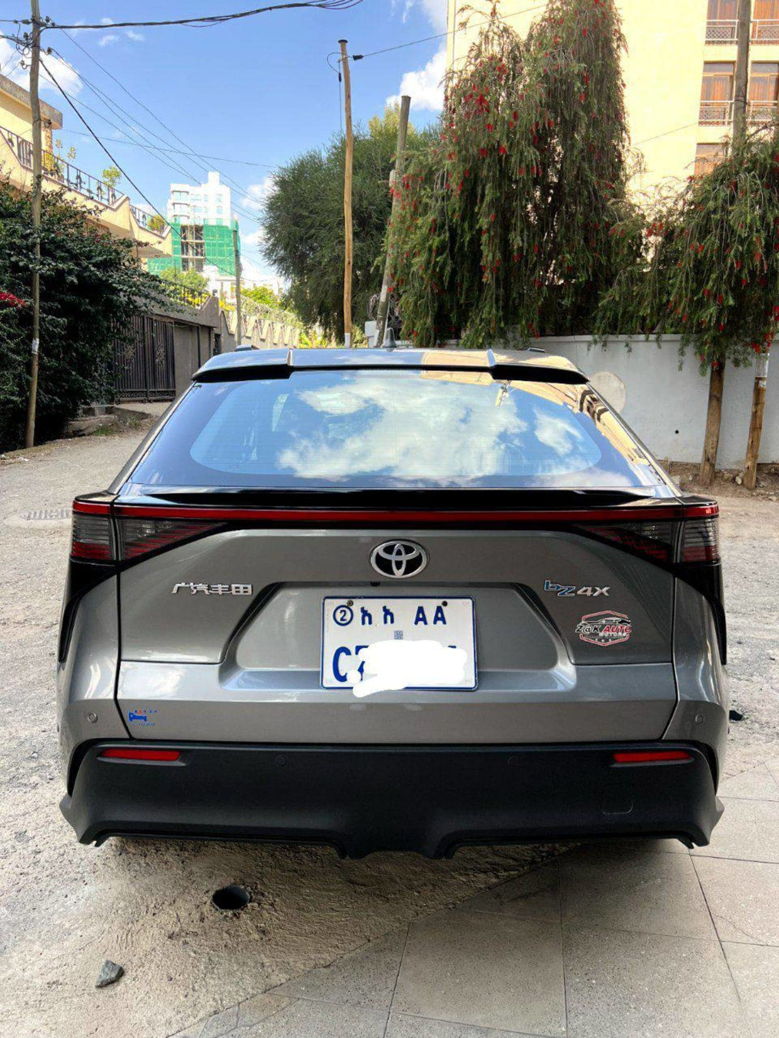 2024 Toyota BZ4X EV 4WD — photo 8