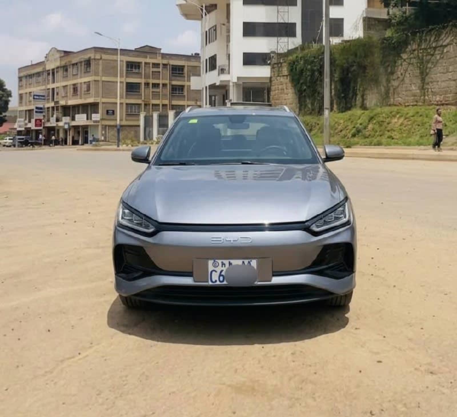 2025 BYD E2 — photo 3