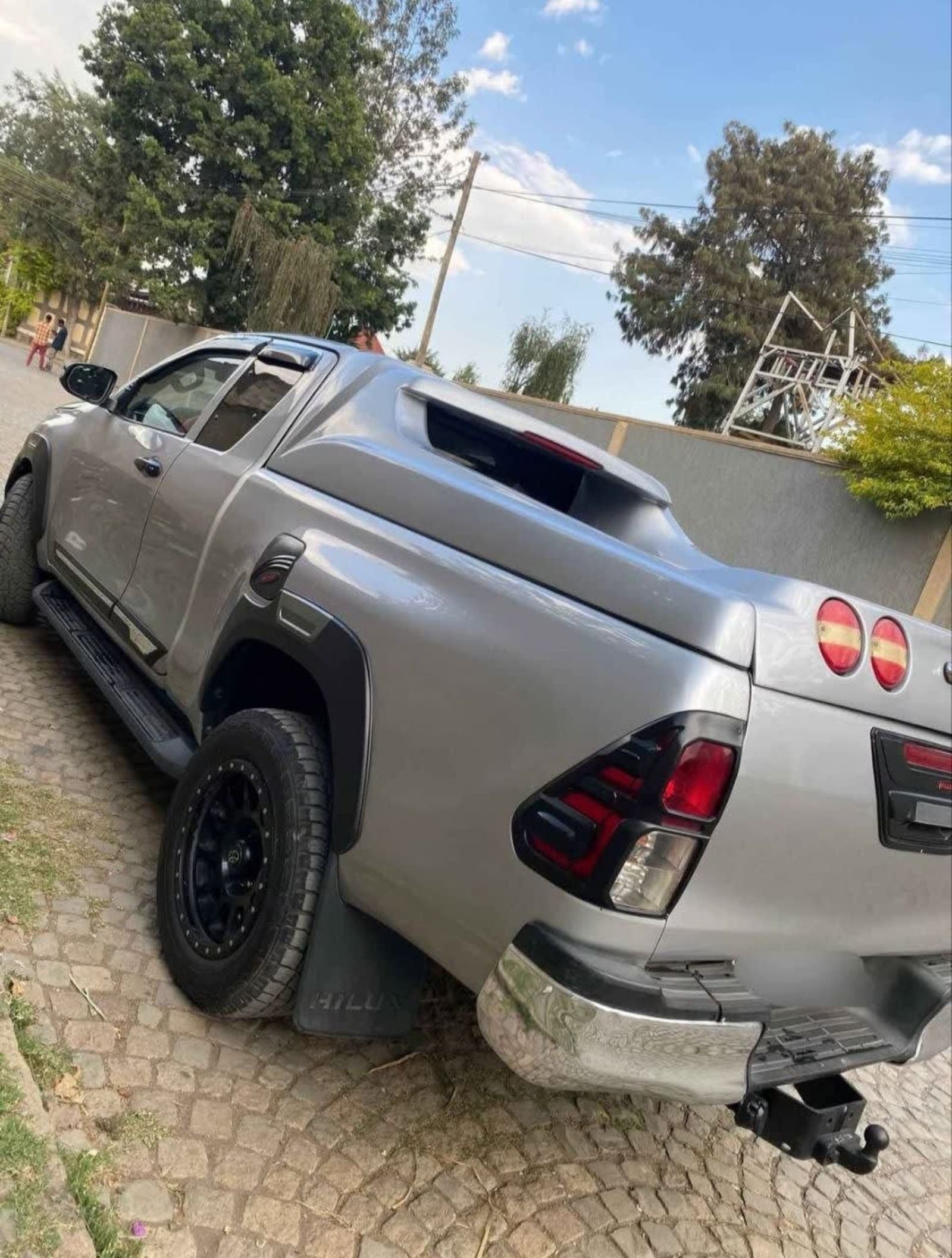 2017 Toyota Hilux Revo — photo 3