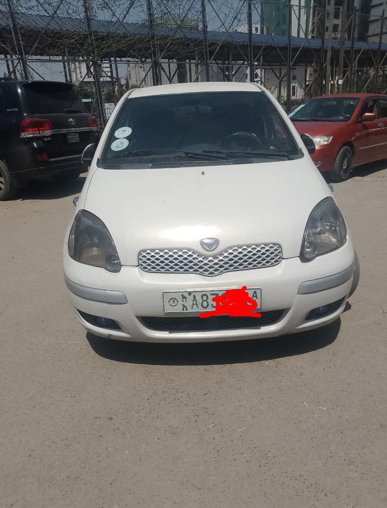 2004 Toyota Vitz — photo 2