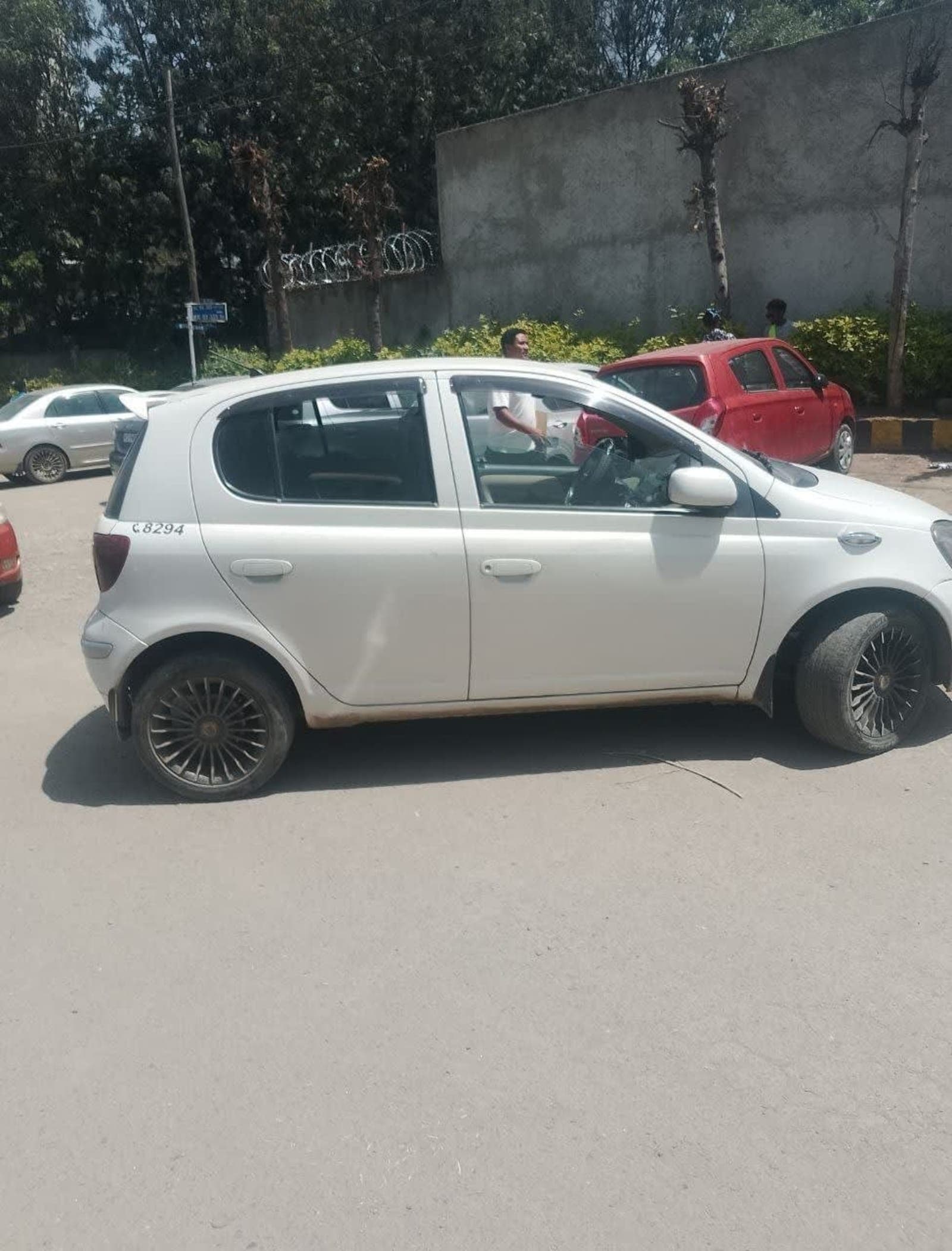 2004 Toyota Vitz — photo 4