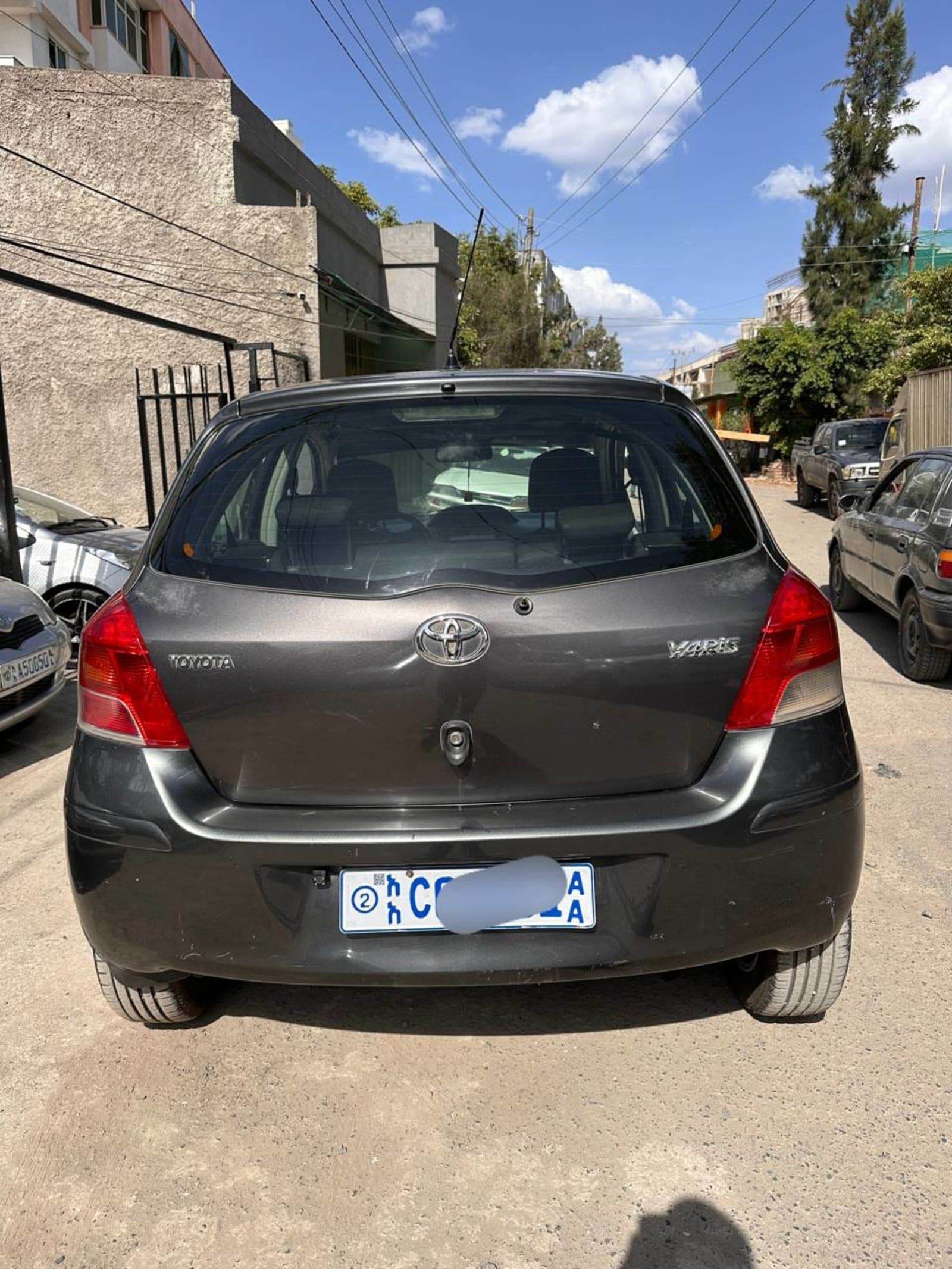 2010 Toyota Yaris Compact — photo 3