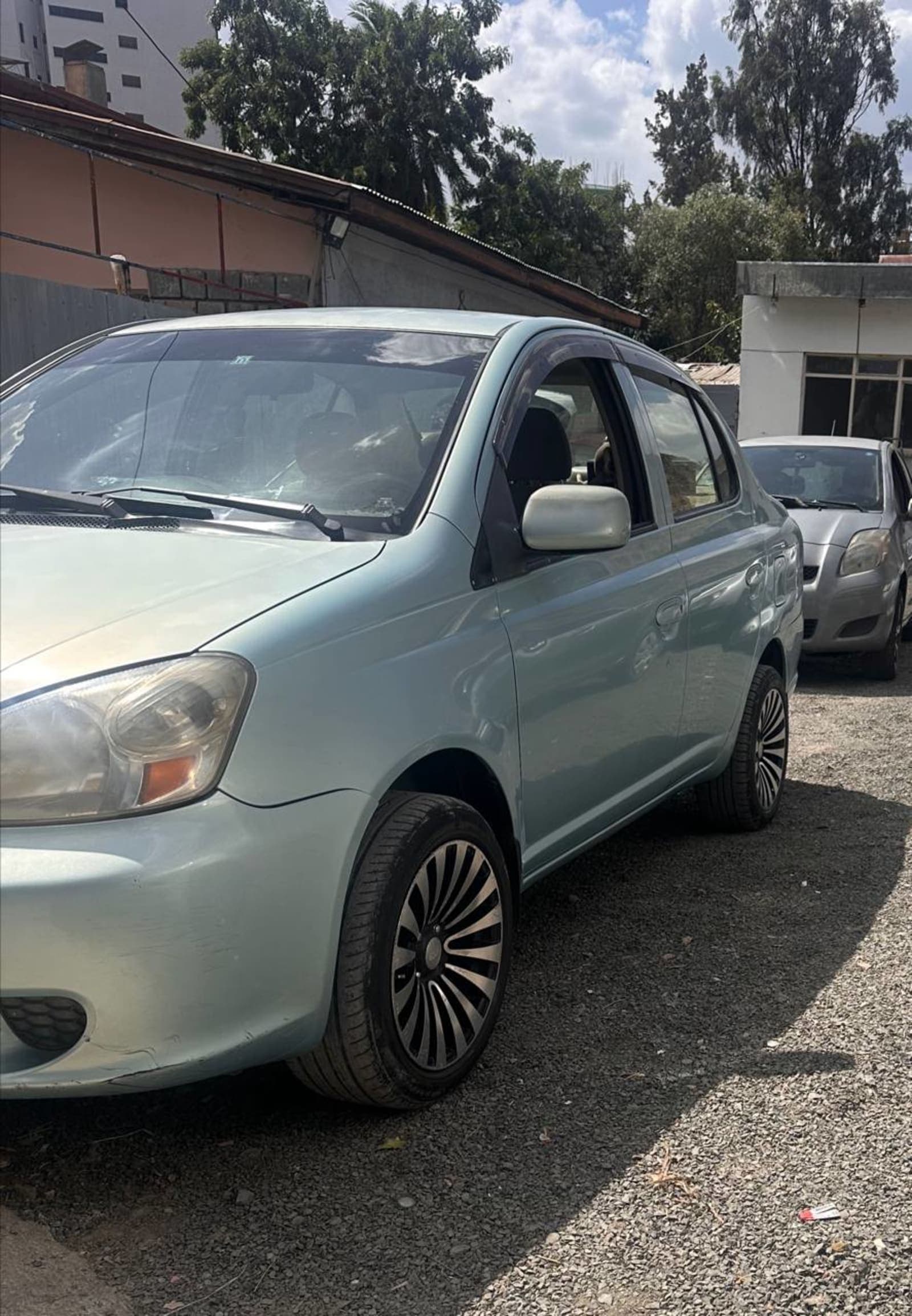 2005 Toyota Platz — photo 5