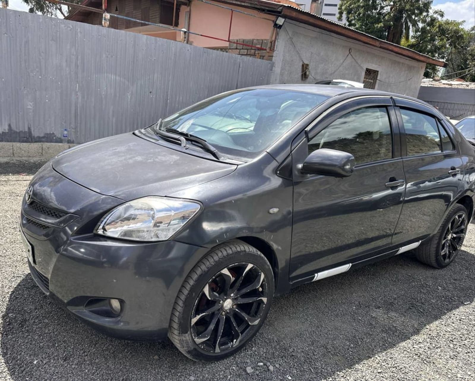 2007 Toyota Yaris Sedan — photo 5