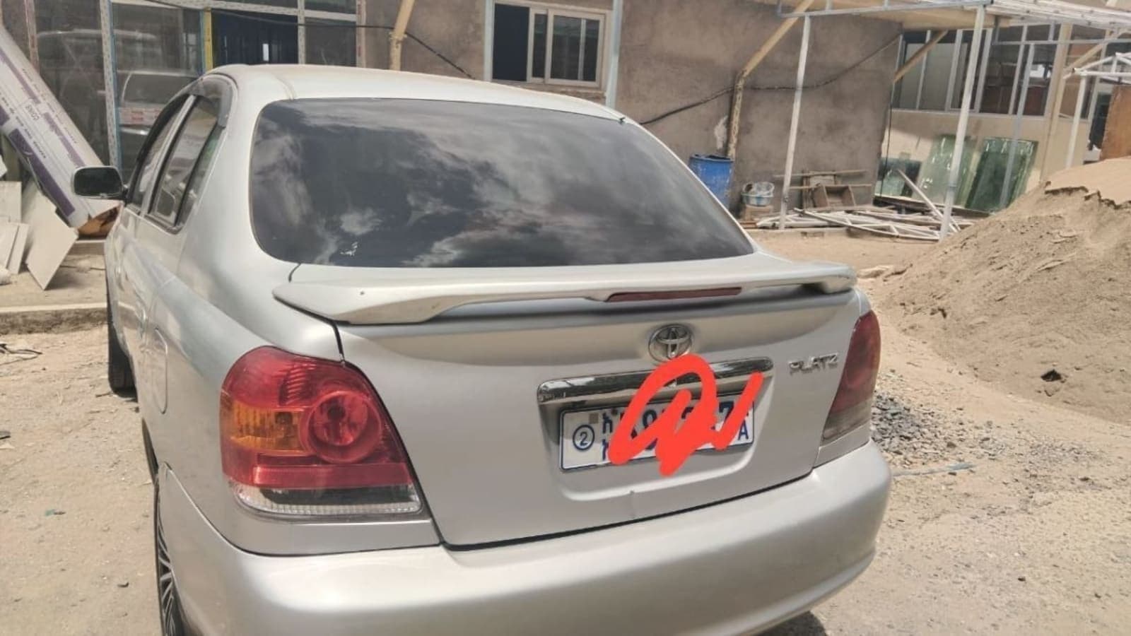 2004 Toyota Platz — photo 2