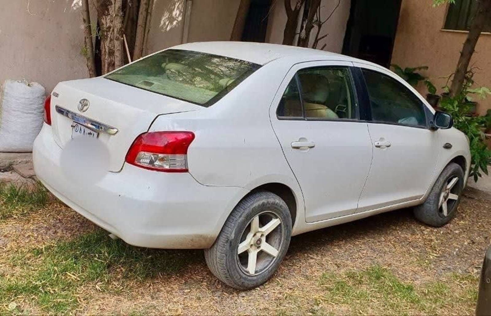 2005 Toyota Yaris Belta — photo 3