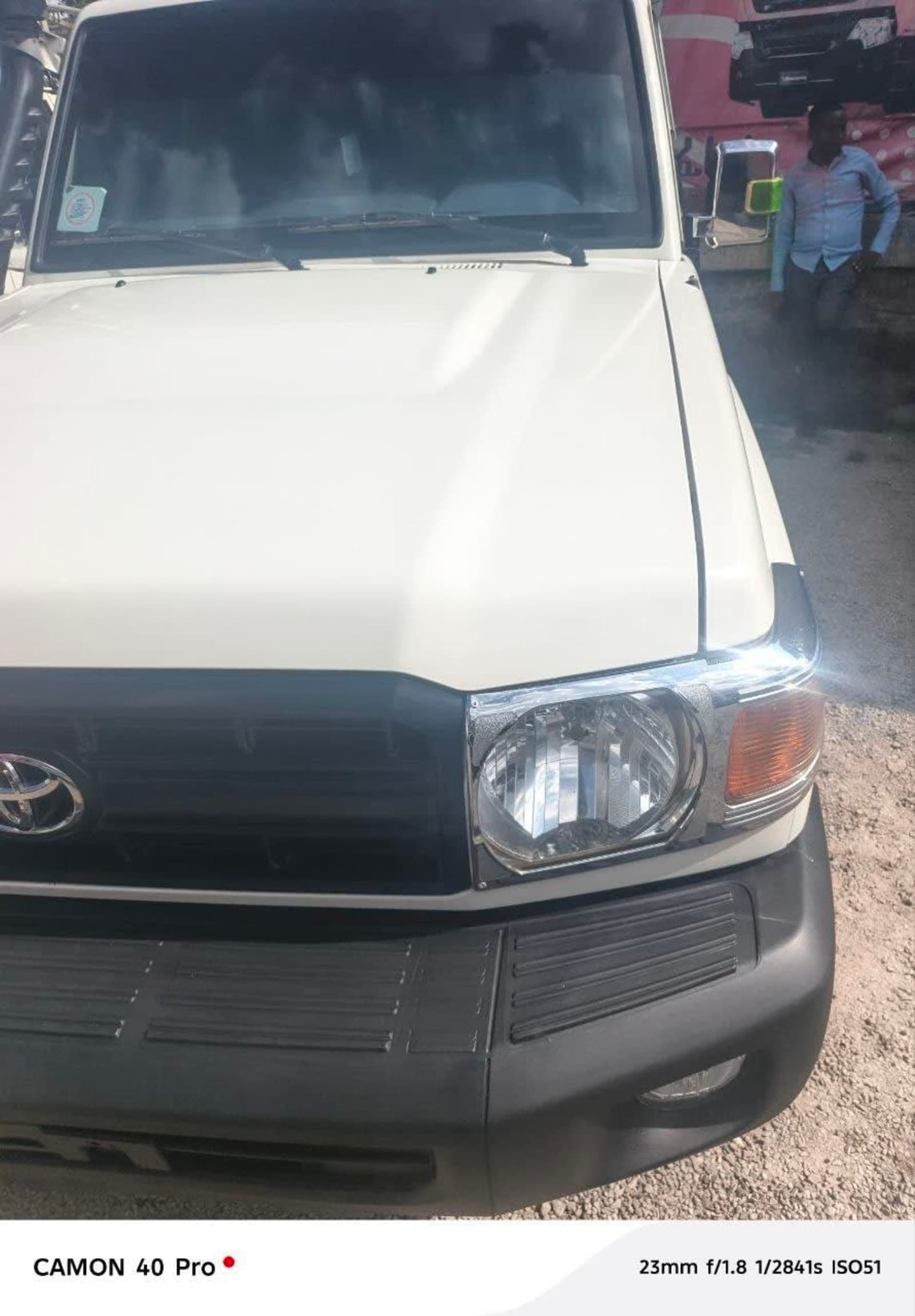 2020 Toyota Landcrusier double — photo 4