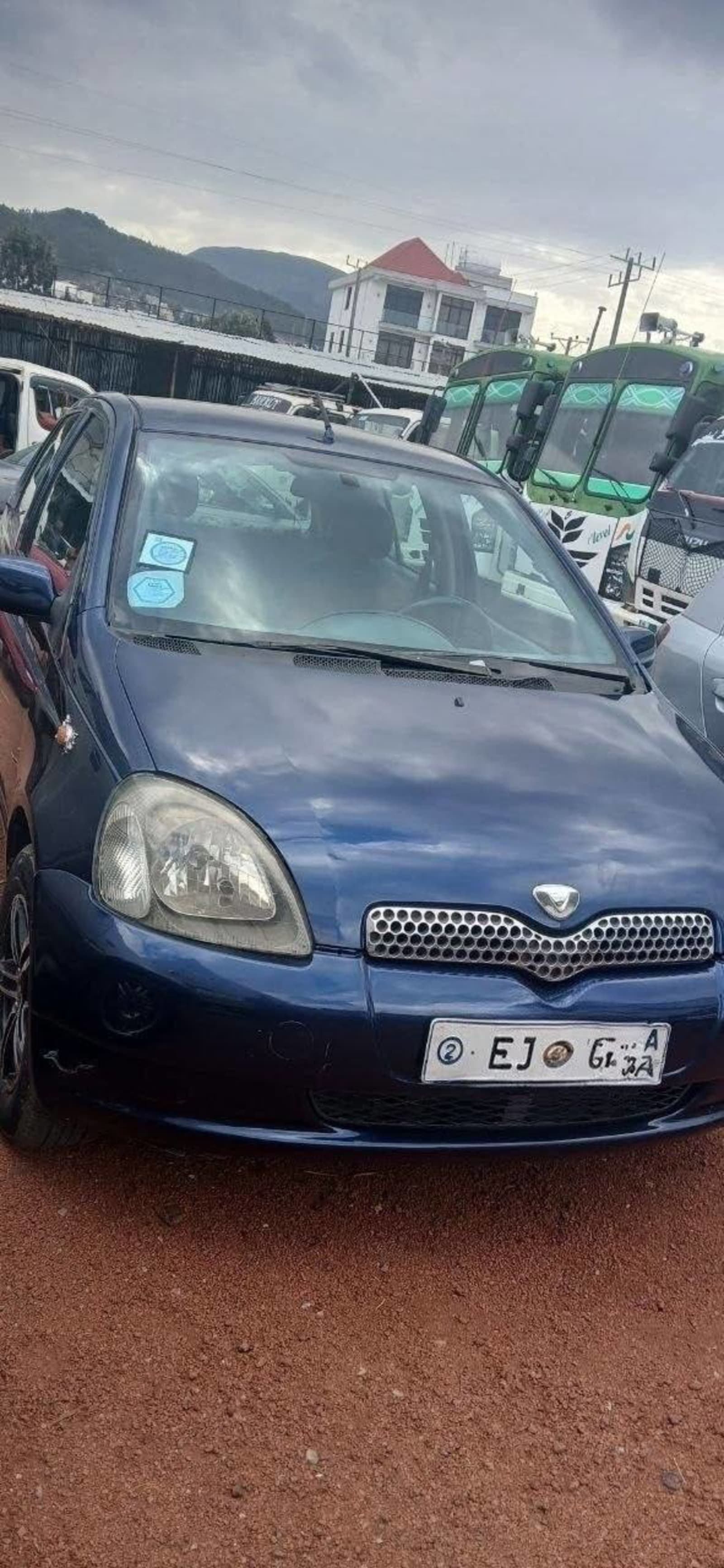 2000 Toyota Vitz — photo 2