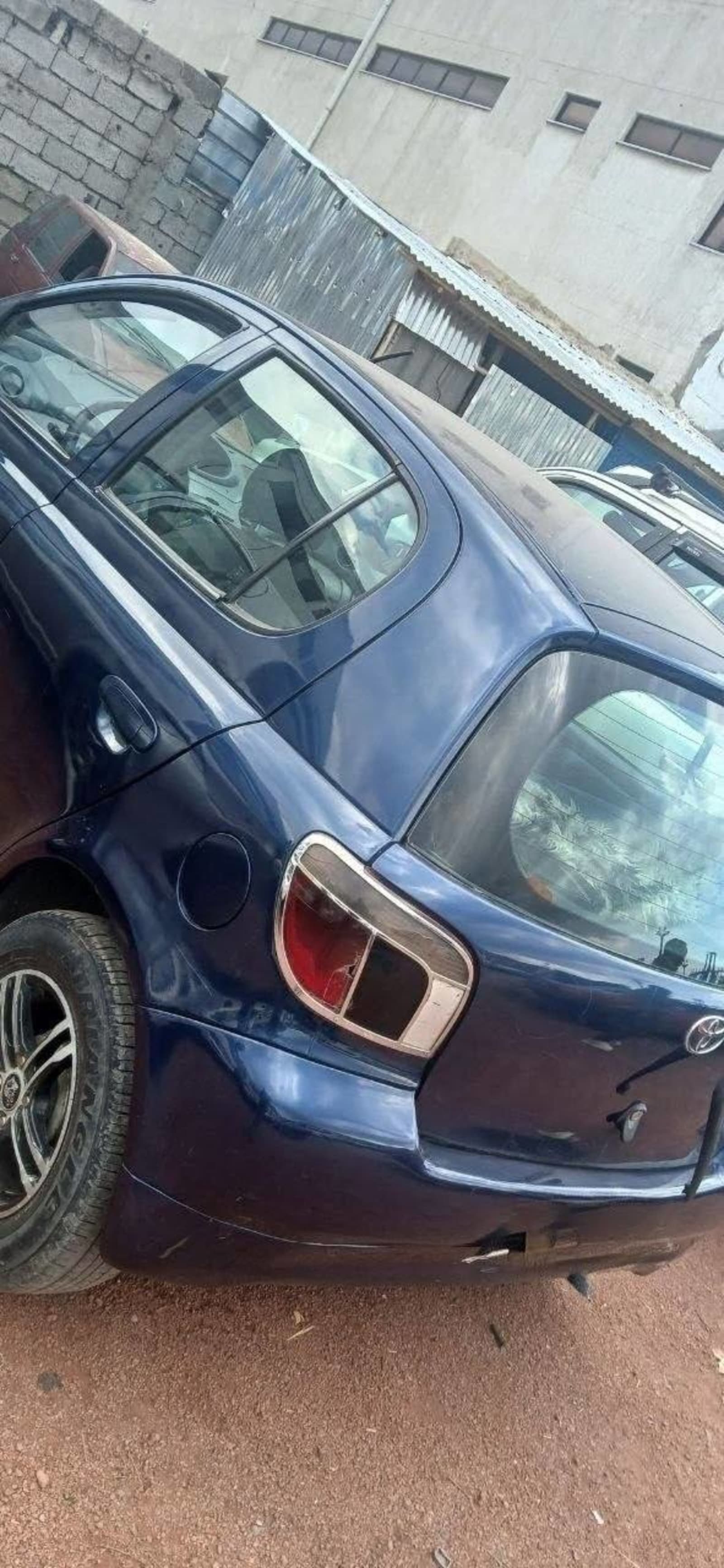 2000 Toyota Vitz — photo 3