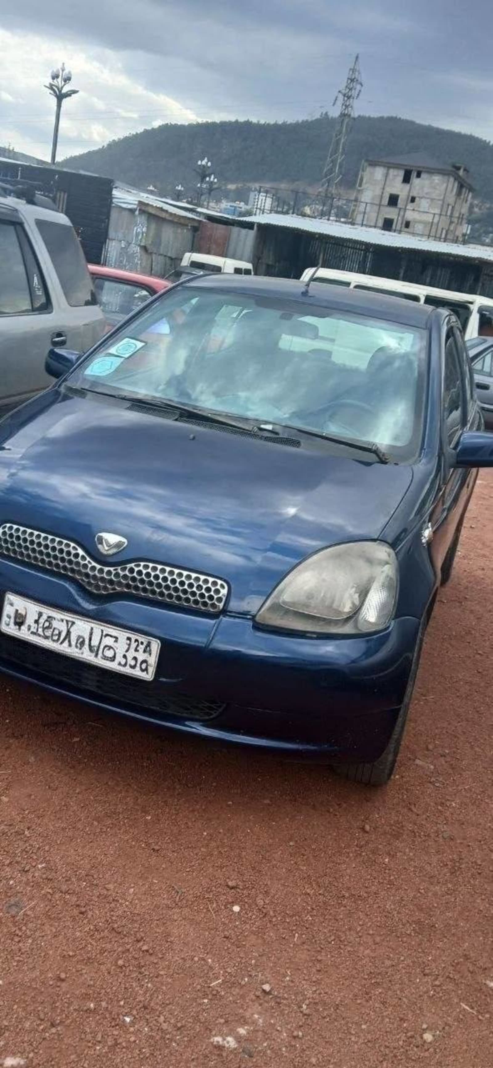 2000 Toyota Vitz — photo 4