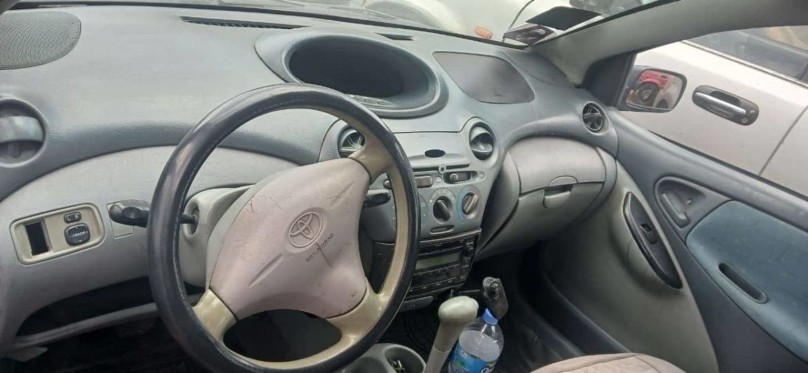 2000 Toyota Vitz — photo 5