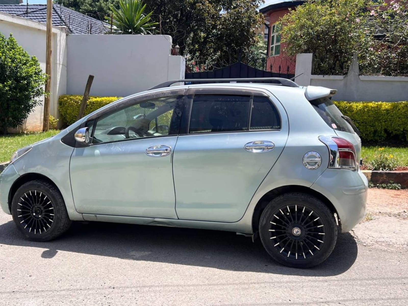 2010 Toyota Yaris — photo 3