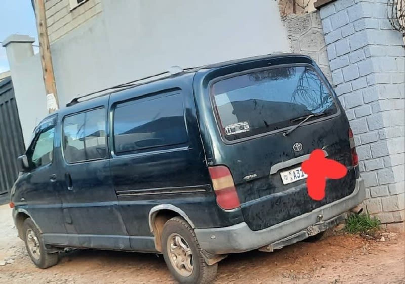 2003 Toyota Dolphin HIACE D4D โ photo 2