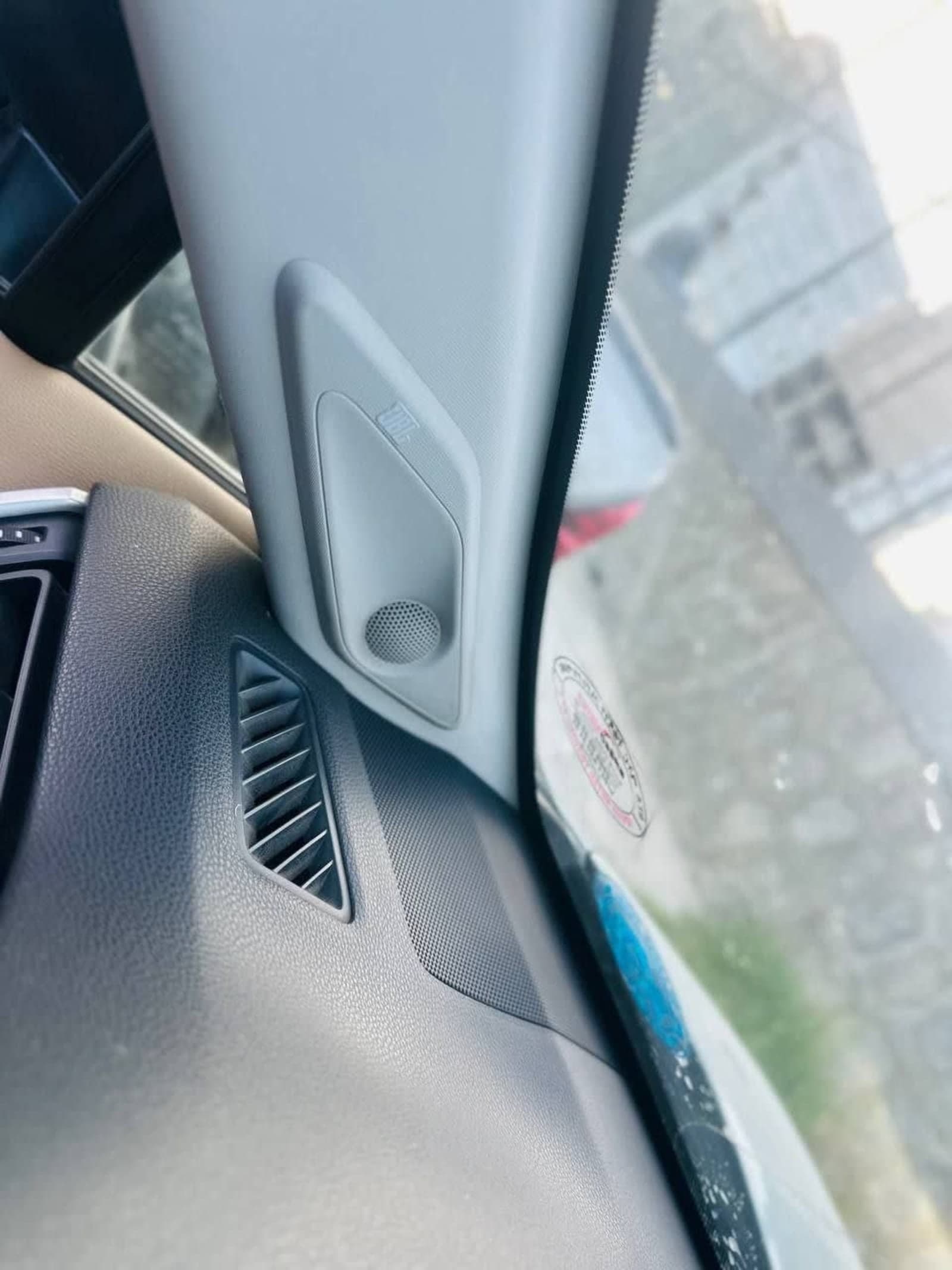 2020 Toyota Rav4 — photo 2