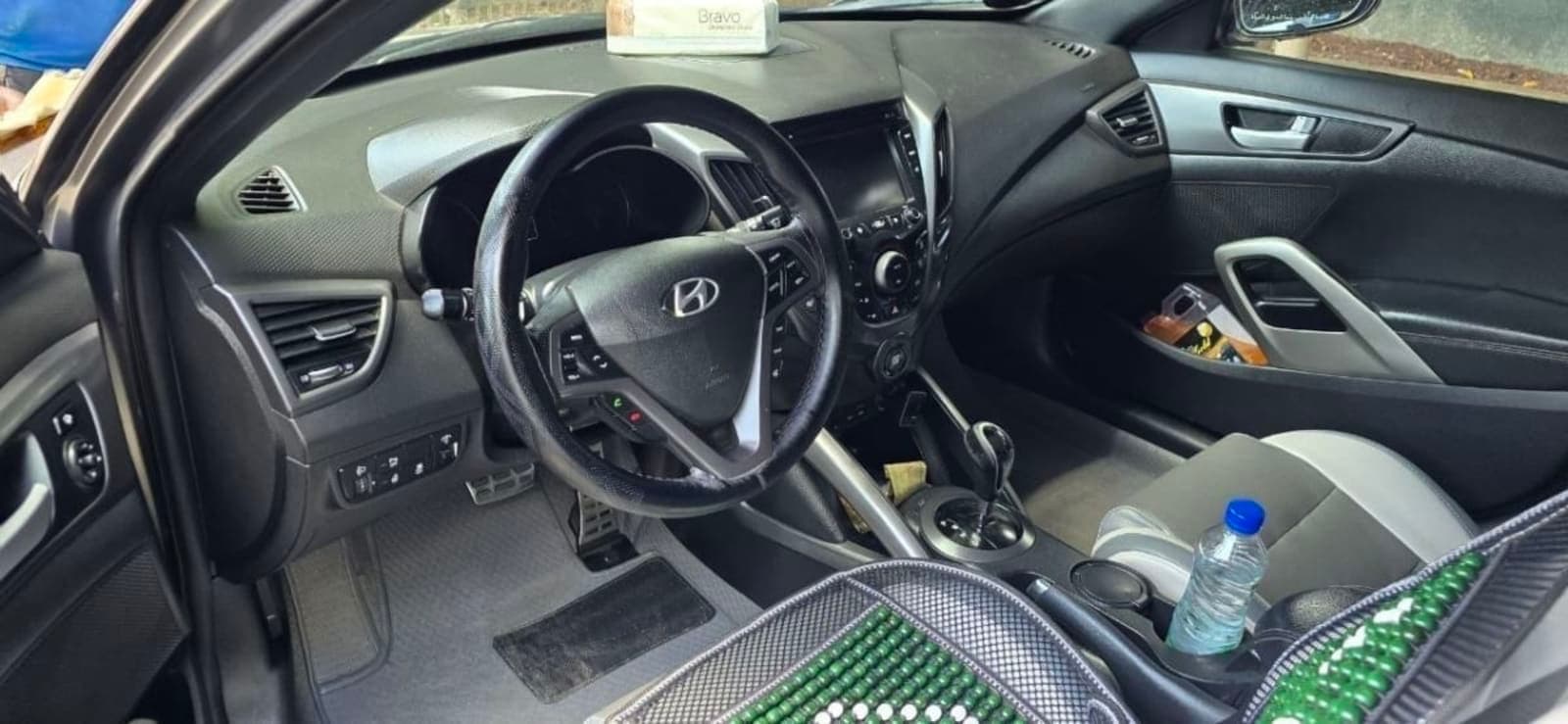 2015 Hyundai Veloster — photo 4