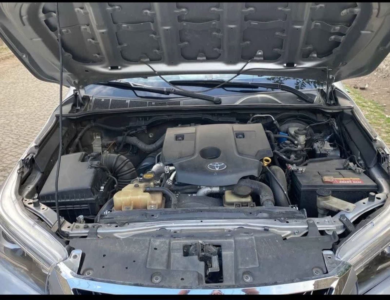 2017 Toyota Hilux Revo — photo 3