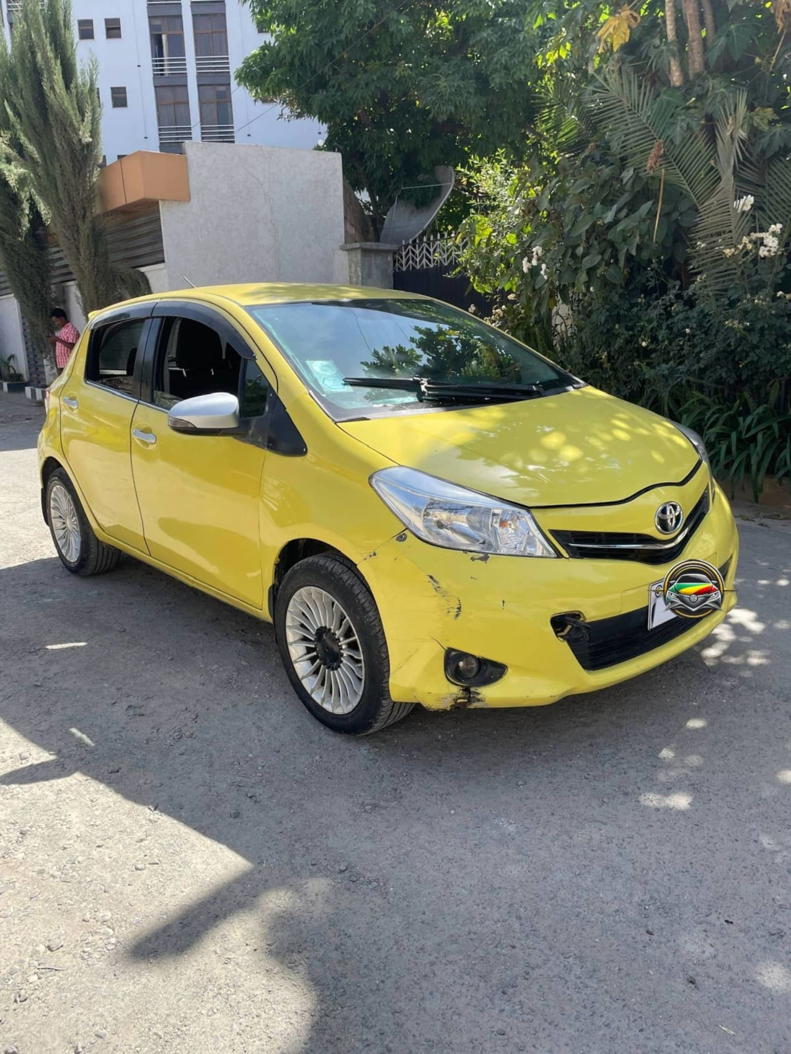 2012 Toyota Yaris Compact — photo 4