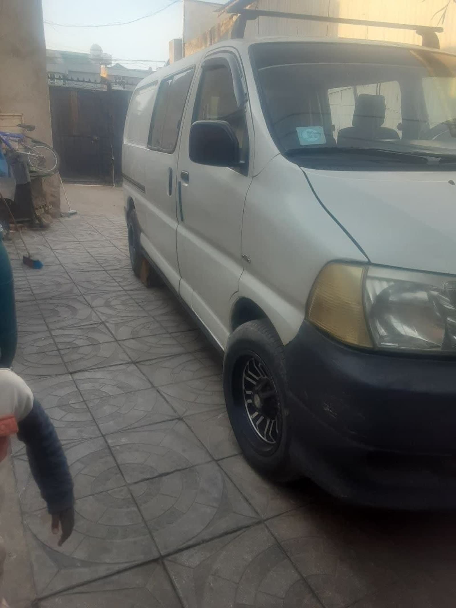2007 Toyota Hiace shark