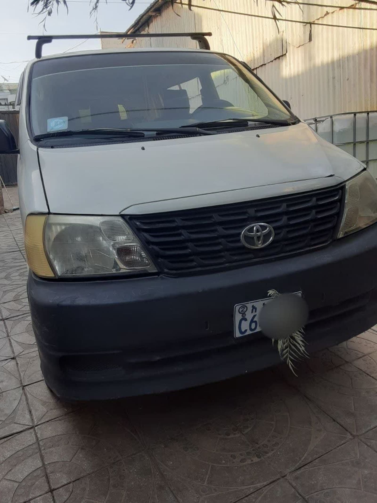 2007 Toyota Hiace shark — photo 8