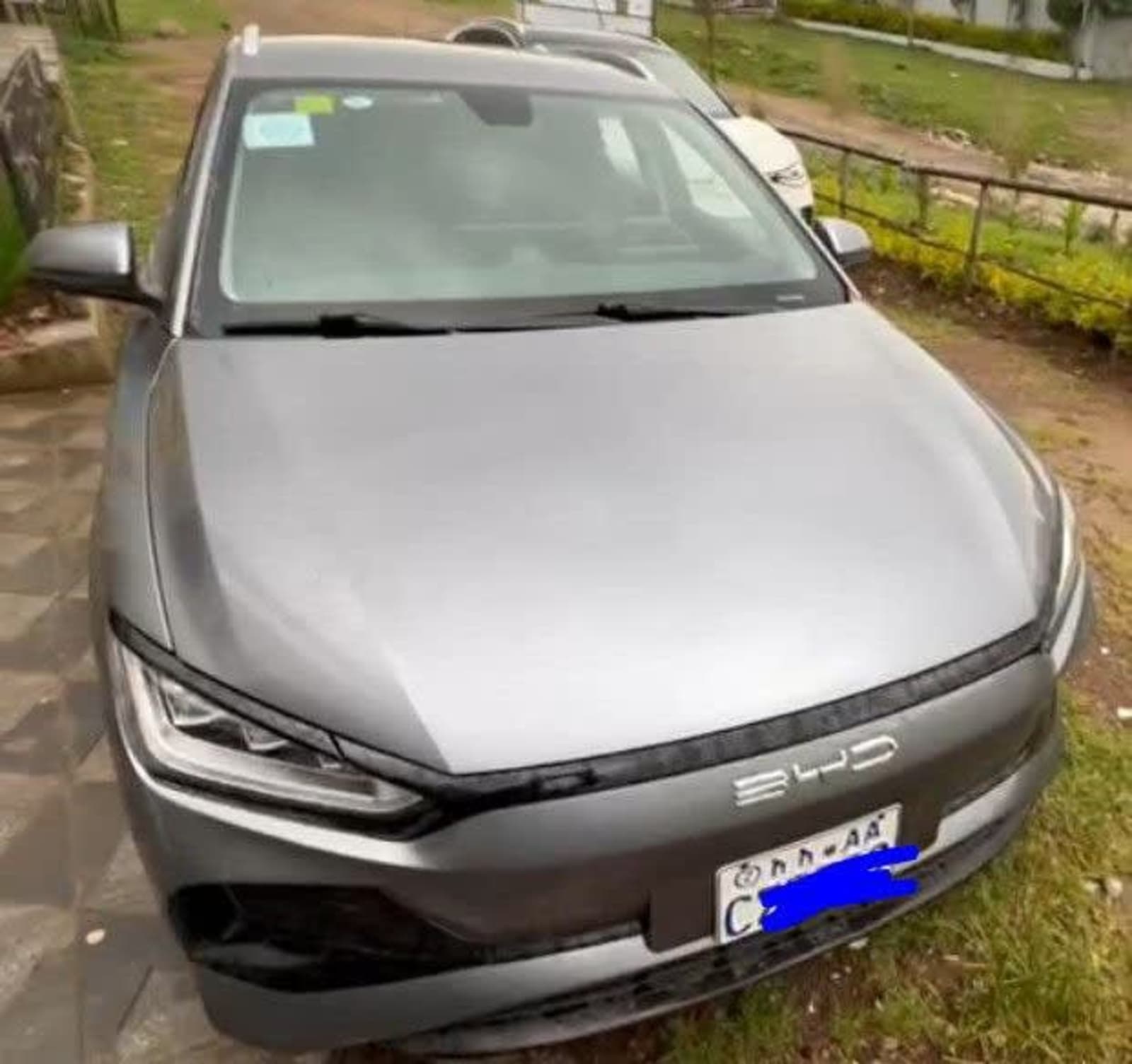 2025 BYD E2