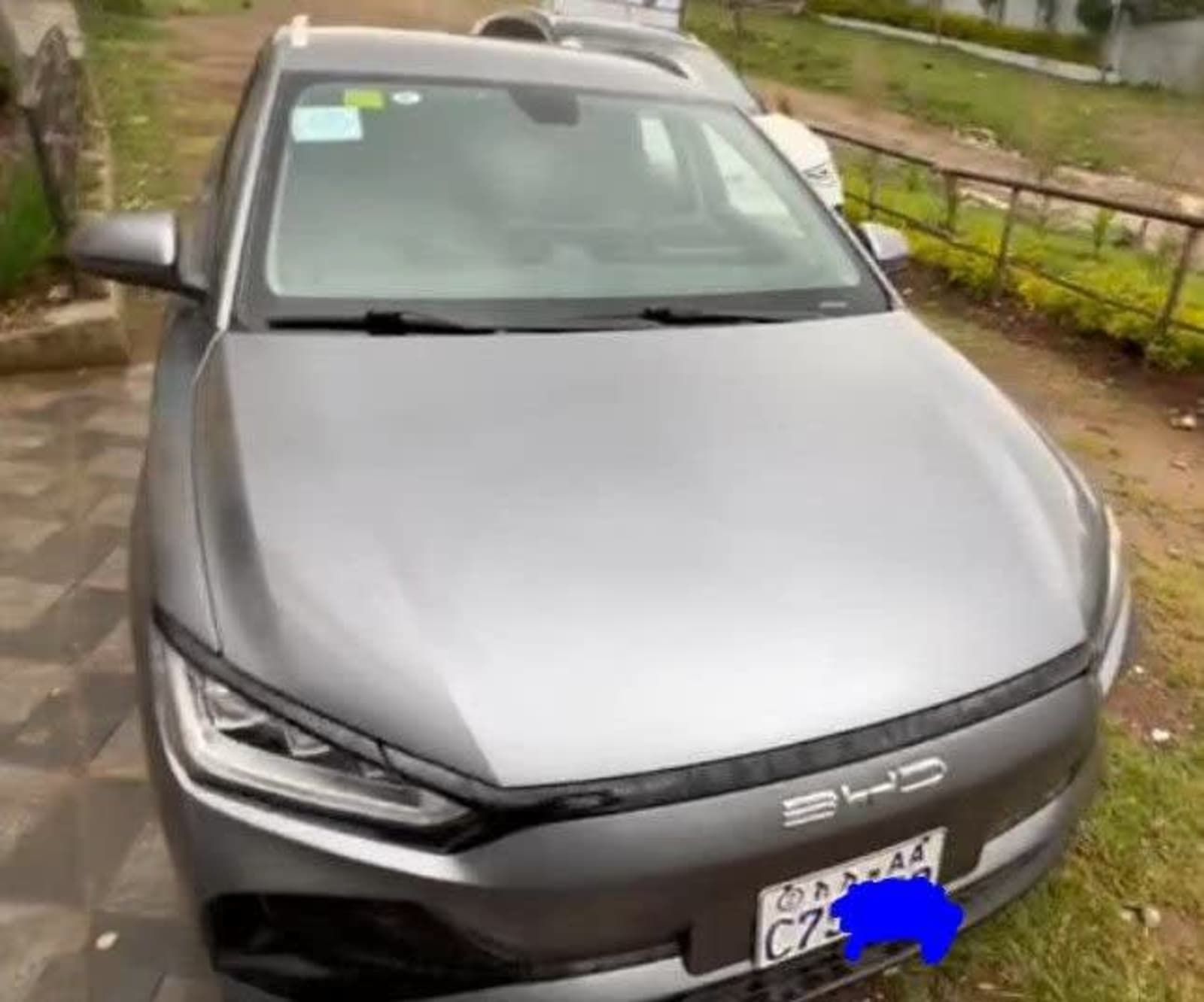 2025 BYD E2 — photo 2