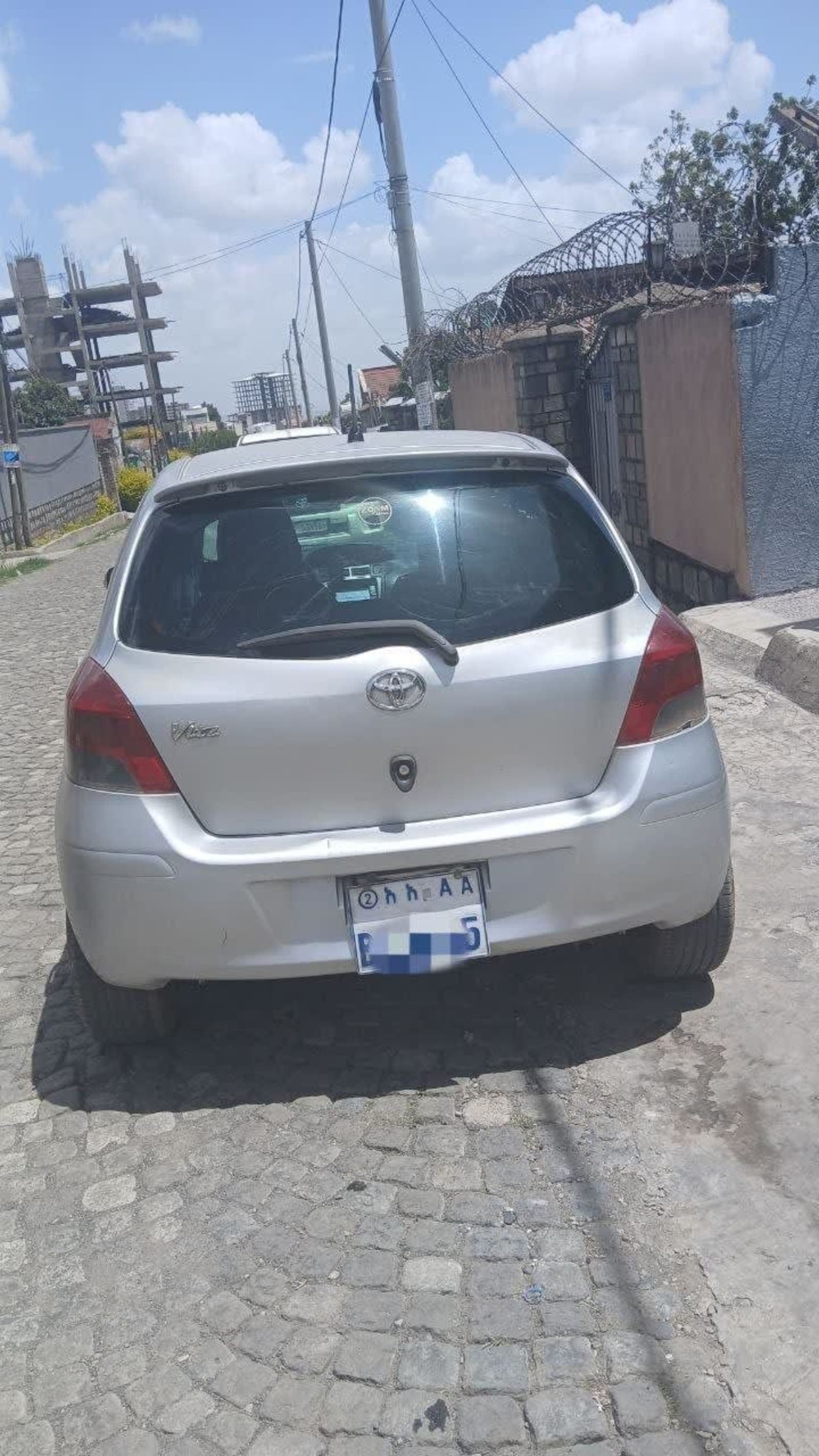 2010 Toyota Yaris Compact — photo 3