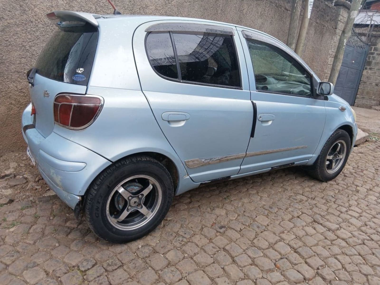 2004 Toyota Vitz — photo 5