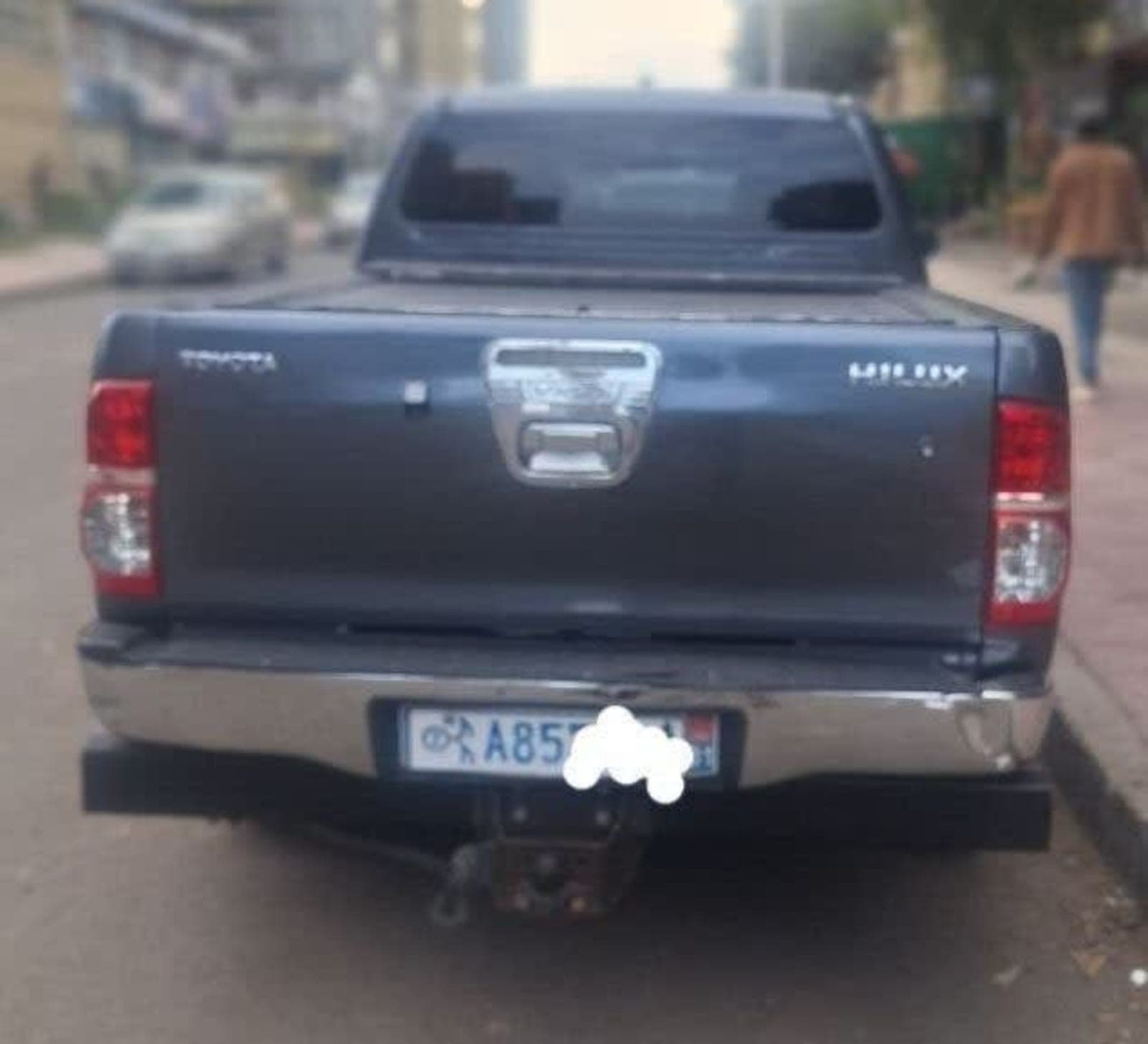 2012 Toyota Hilux — photo 1