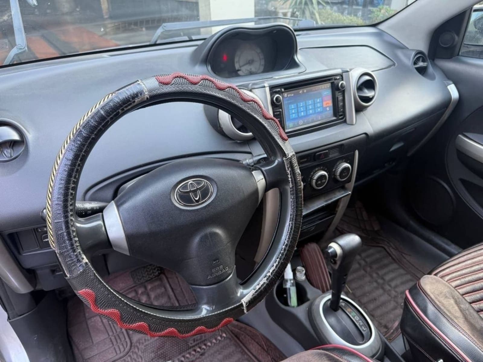 2002 Toyota Corolla ist — photo 5