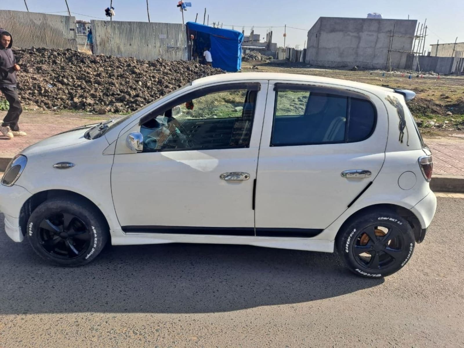 2001 Toyota Vitz