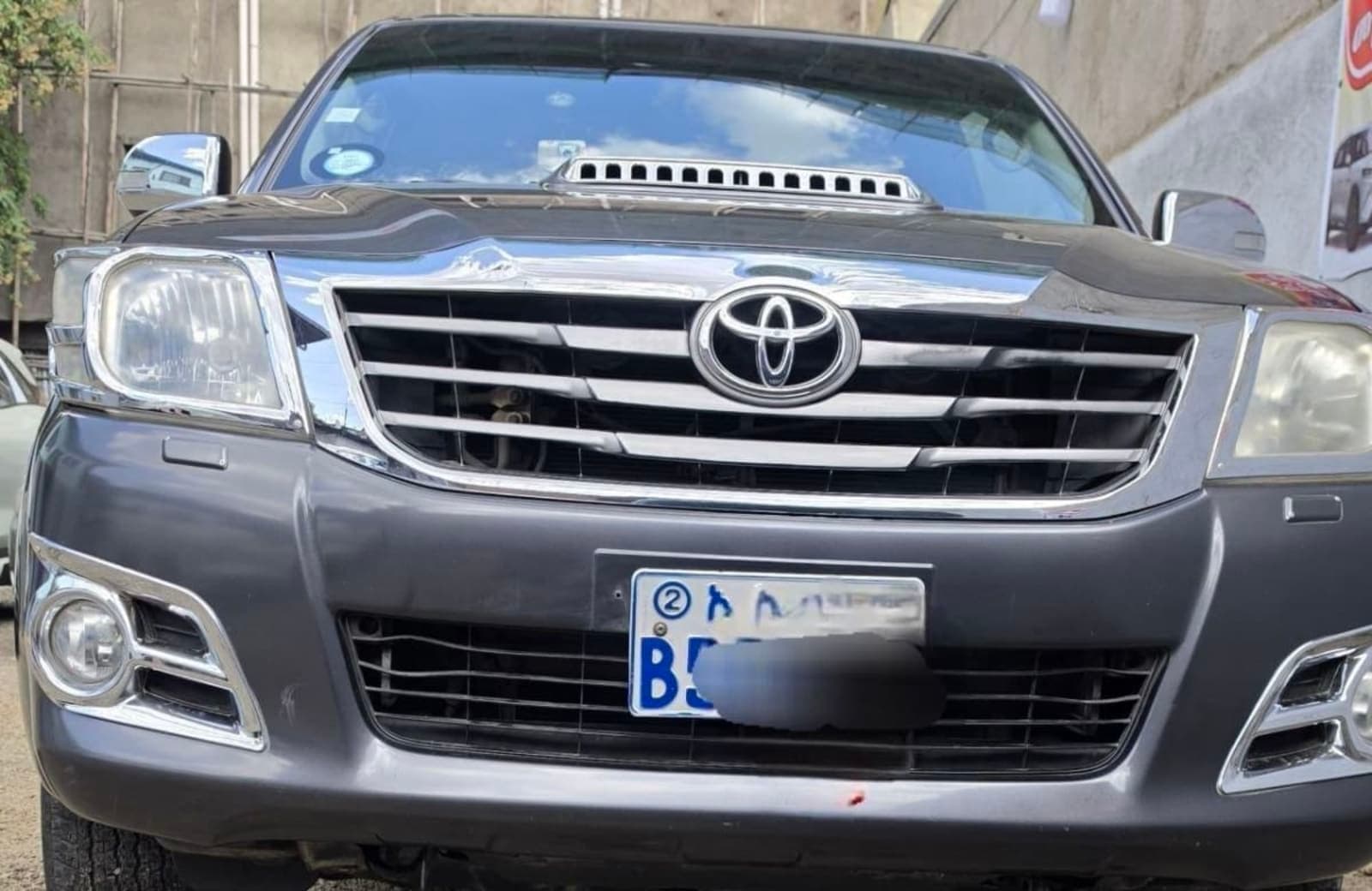 2015 TOYOTA HILUX king-cab — photo 4
