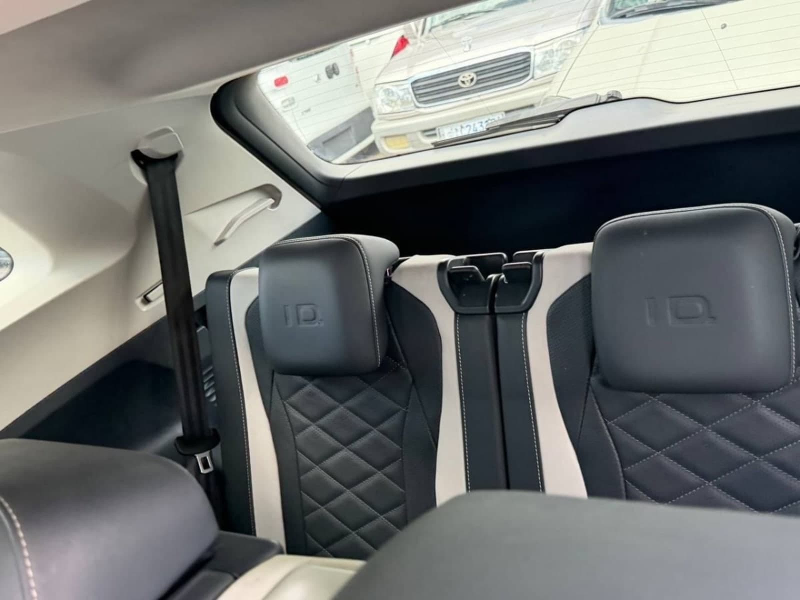 2022 Volkswagen ID.6 Crozz Pro — photo 2