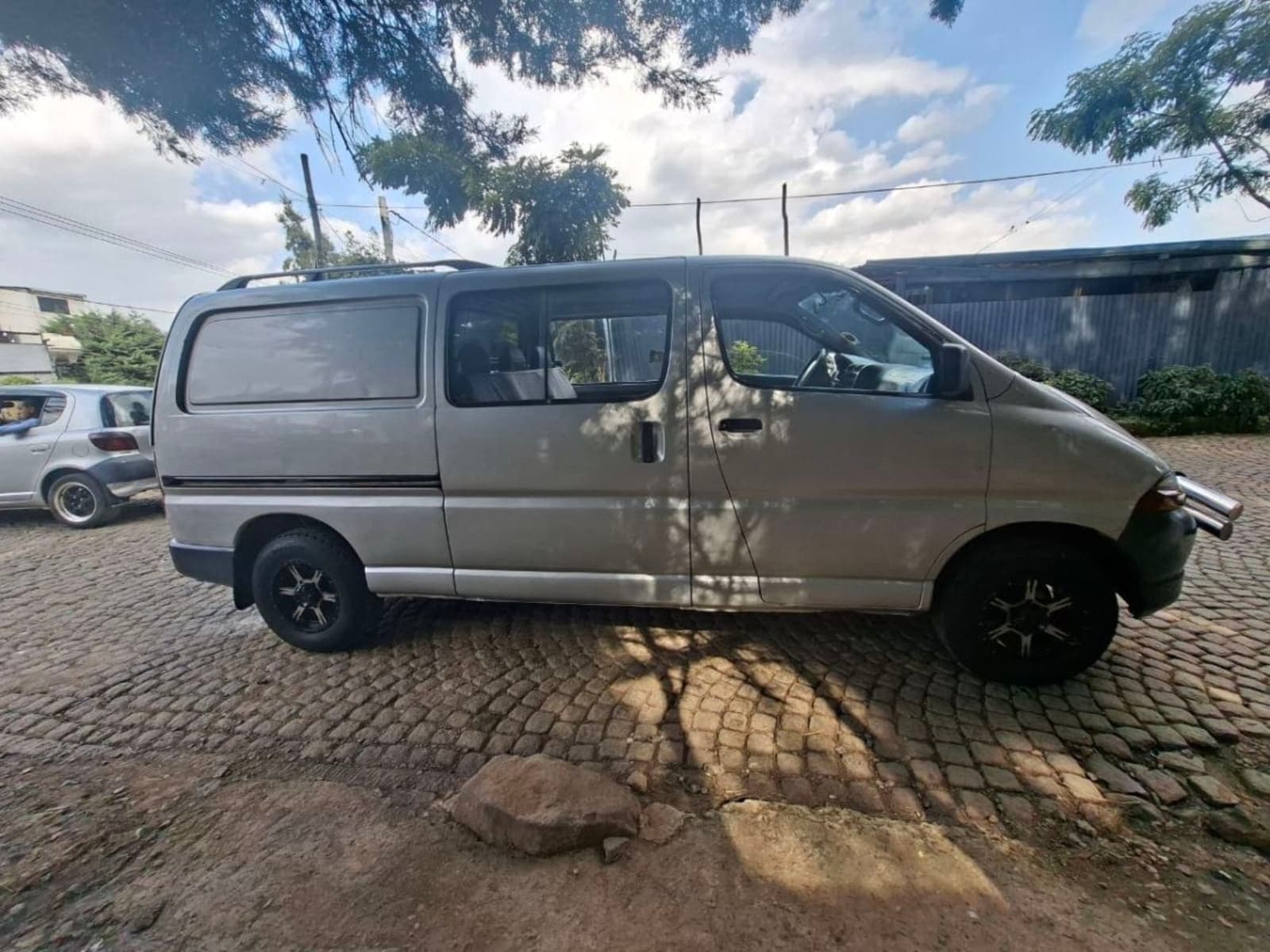 2006 Toyota Dolphin Shark — photo 3