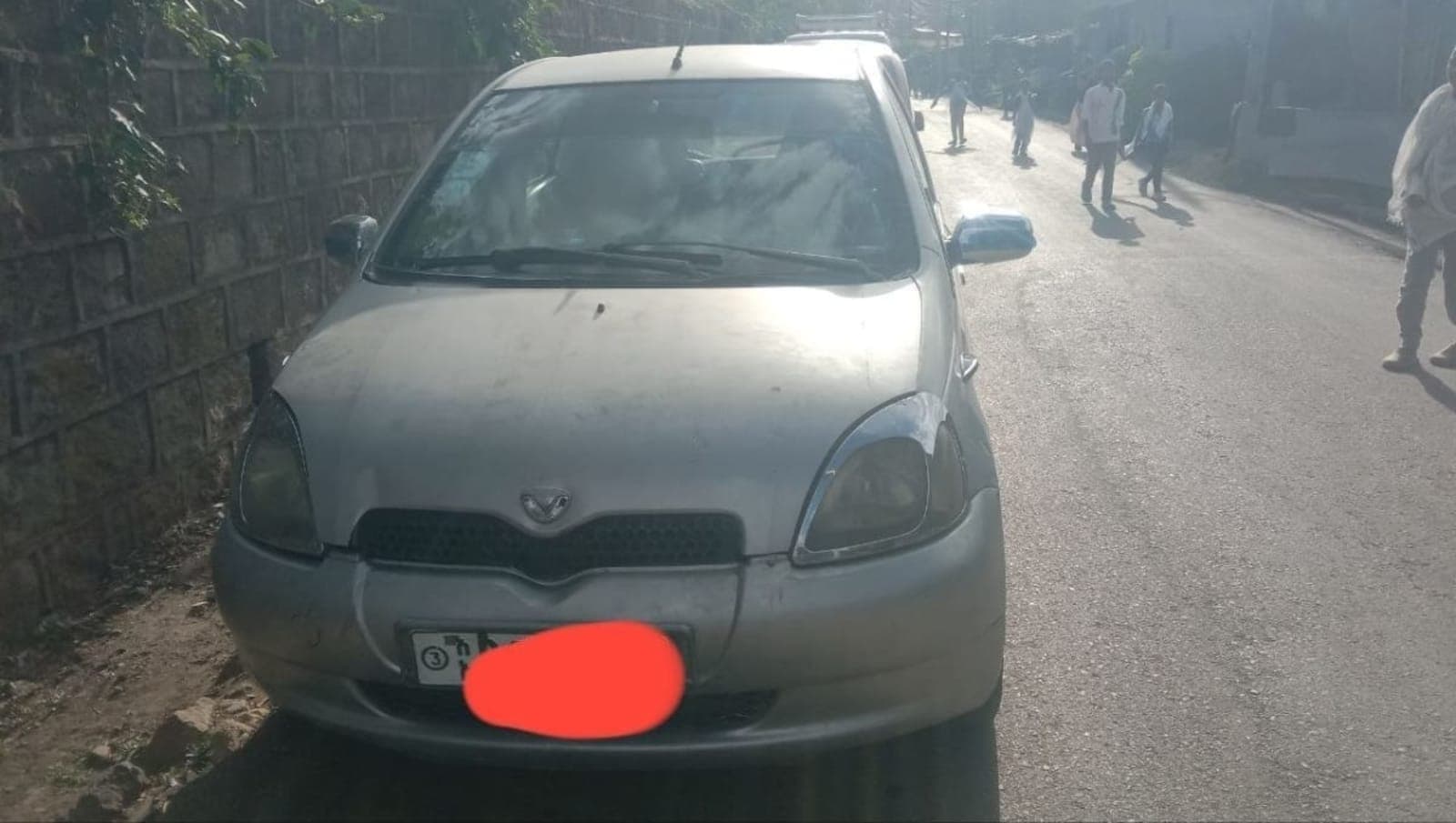 2001 Toyota Vitz — photo 2