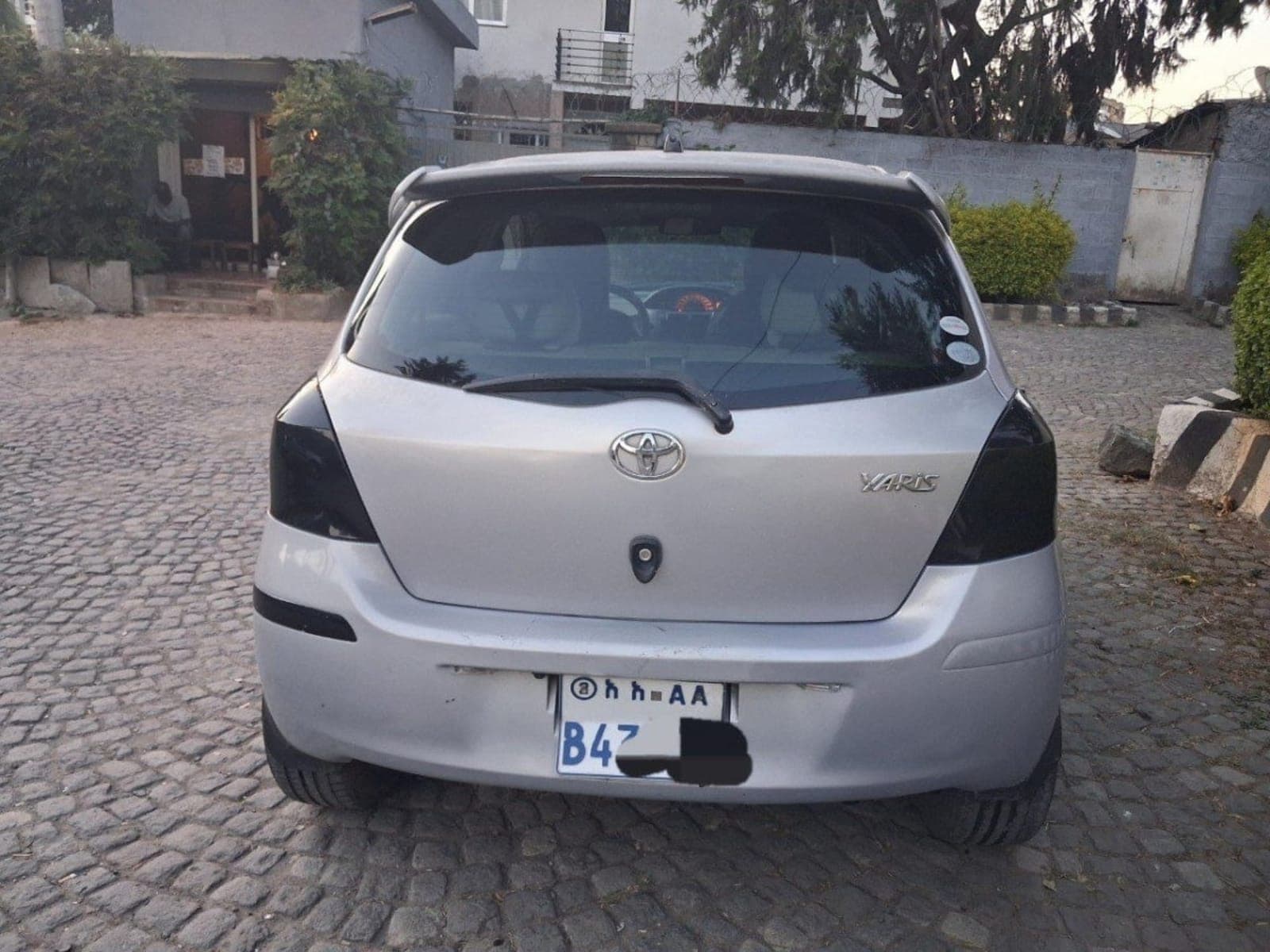 2010 Toyota Yaris Compact — photo 5