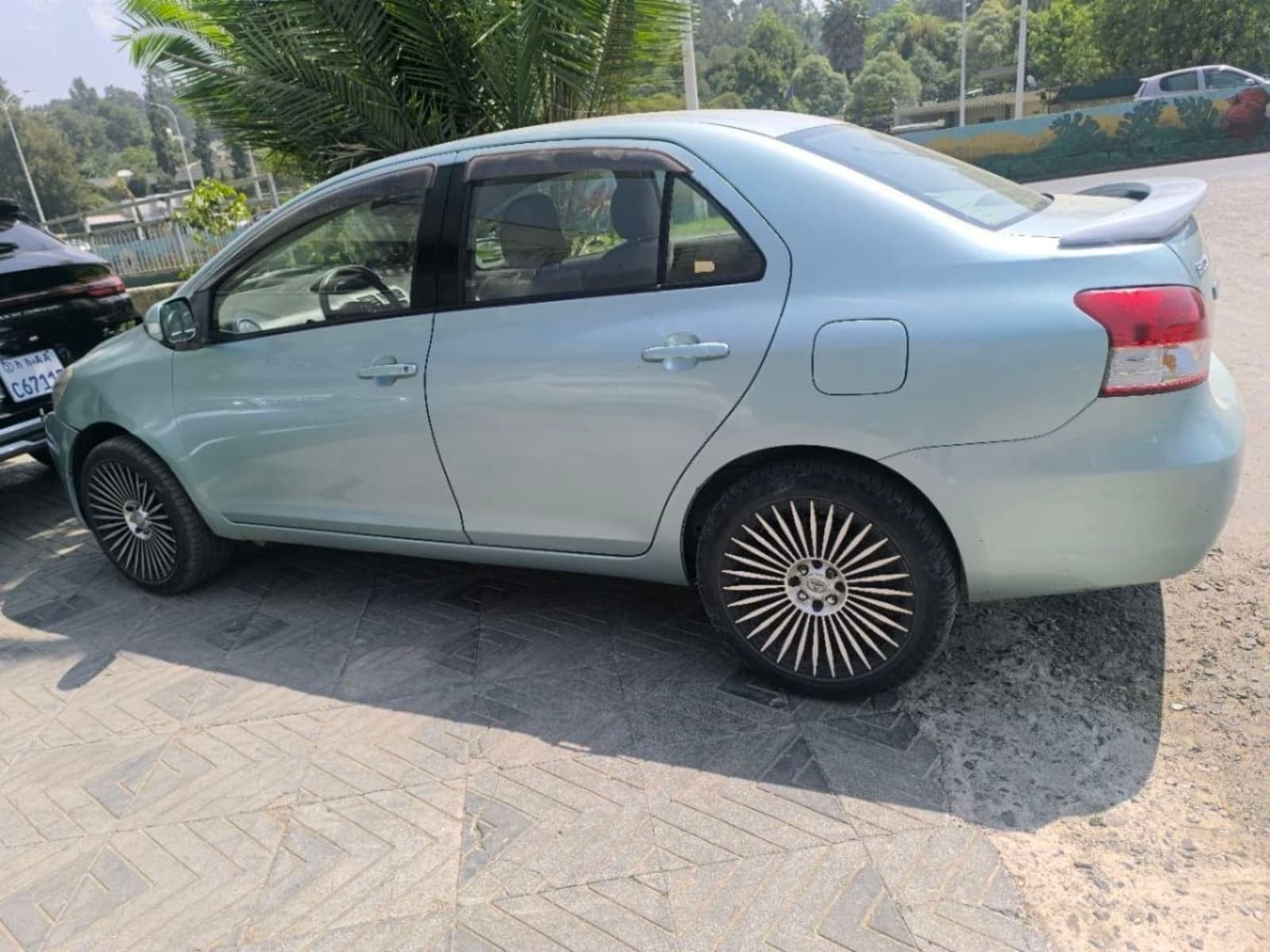 2011 Toyota Yaris beleta