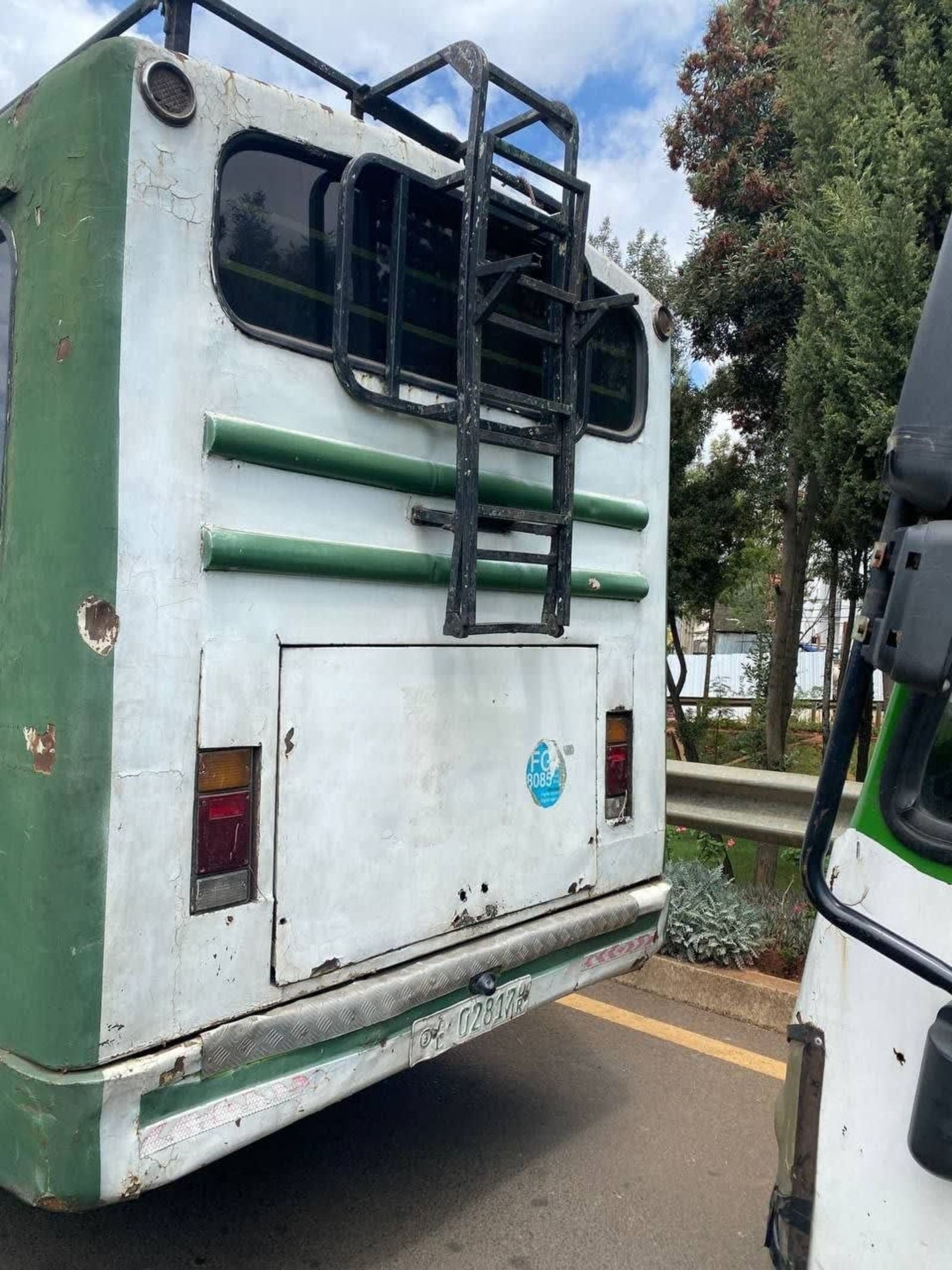 Isuzu 4/3 — photo 3