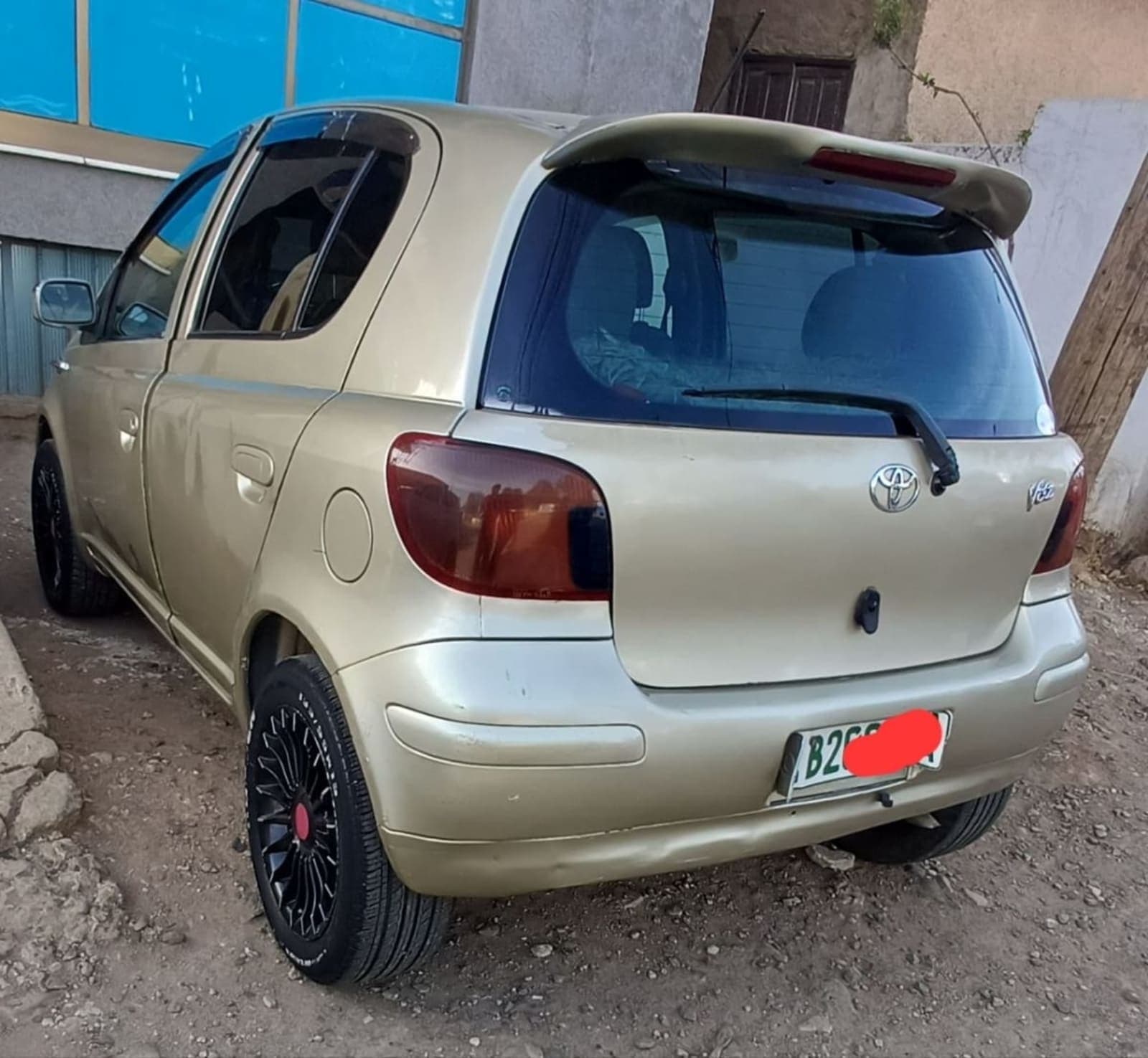 2004 Toyota Vitz — photo 7