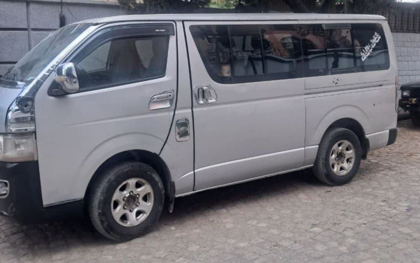 2007 Toyota Hiace — photo 4