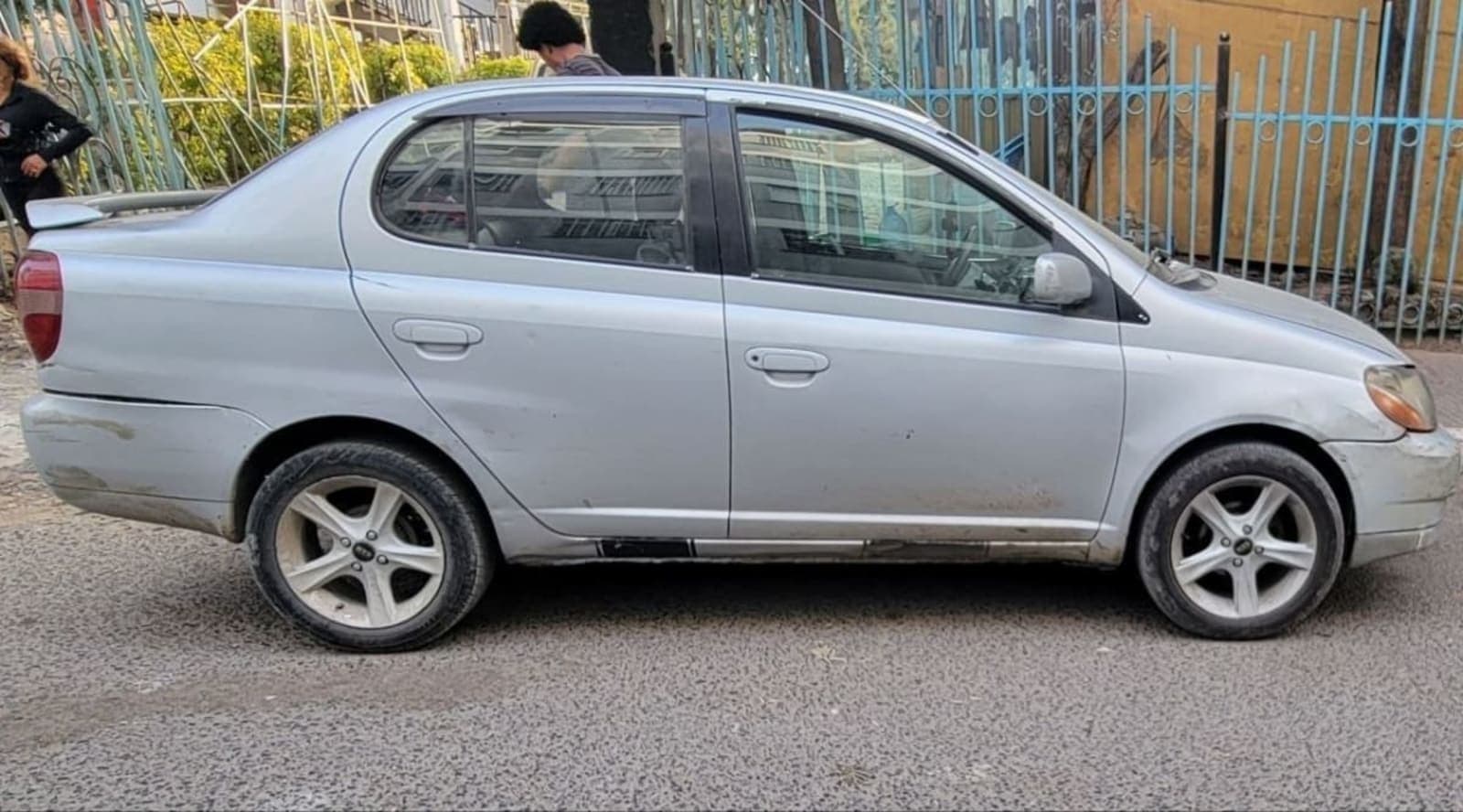 2002 Toyota Platz — photo 3