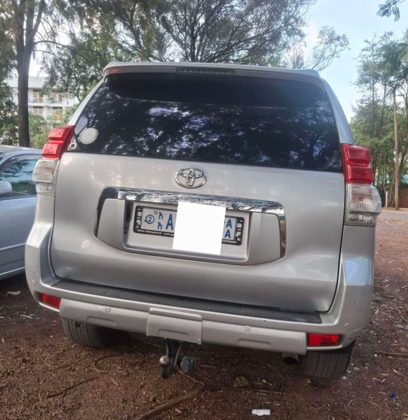2012 Toyota Land-cruiser Prado — photo 4