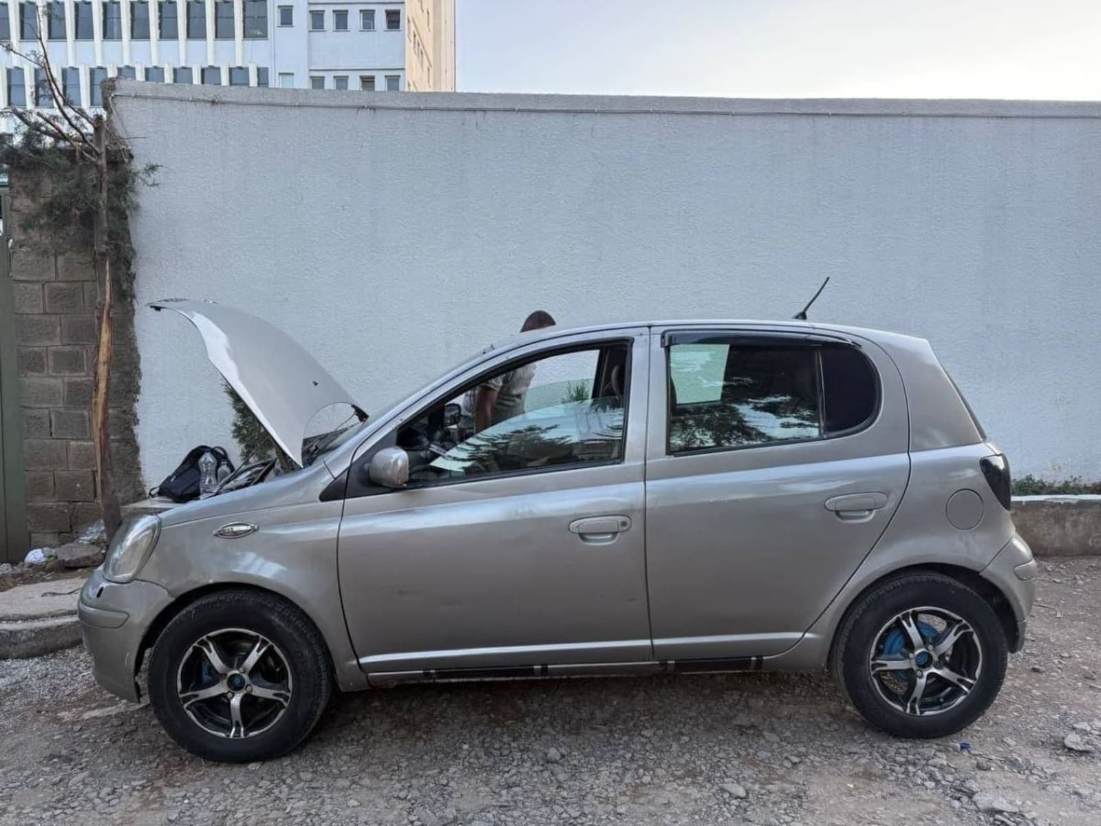 2003 Toyota Vitz — photo 3