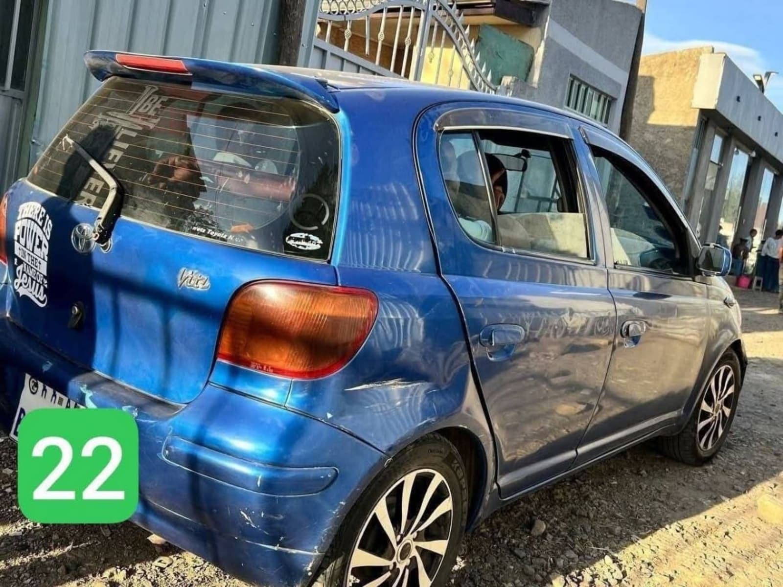 2002 Toyota Vitz — photo 4