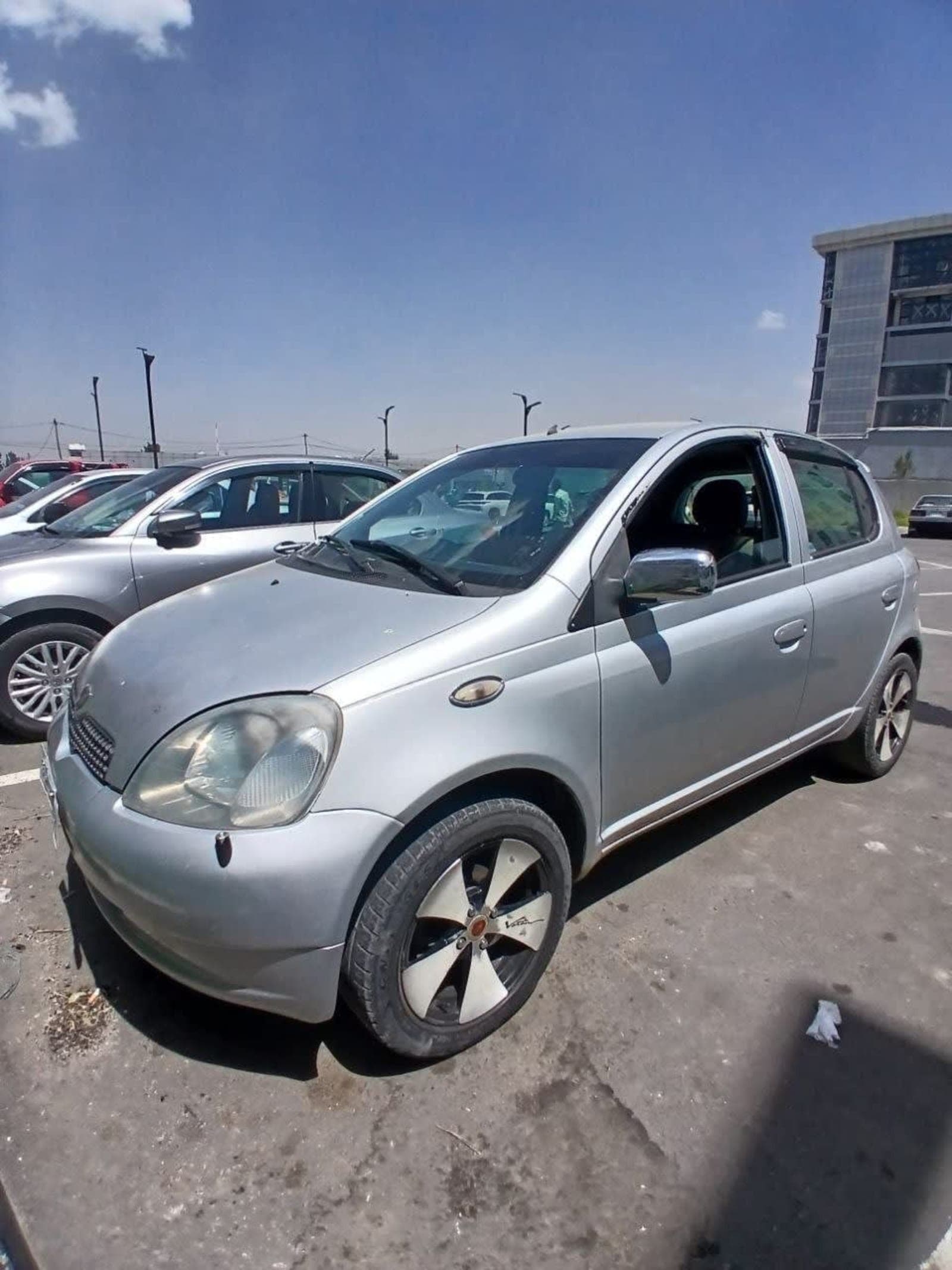 2001 Toyota Vitz