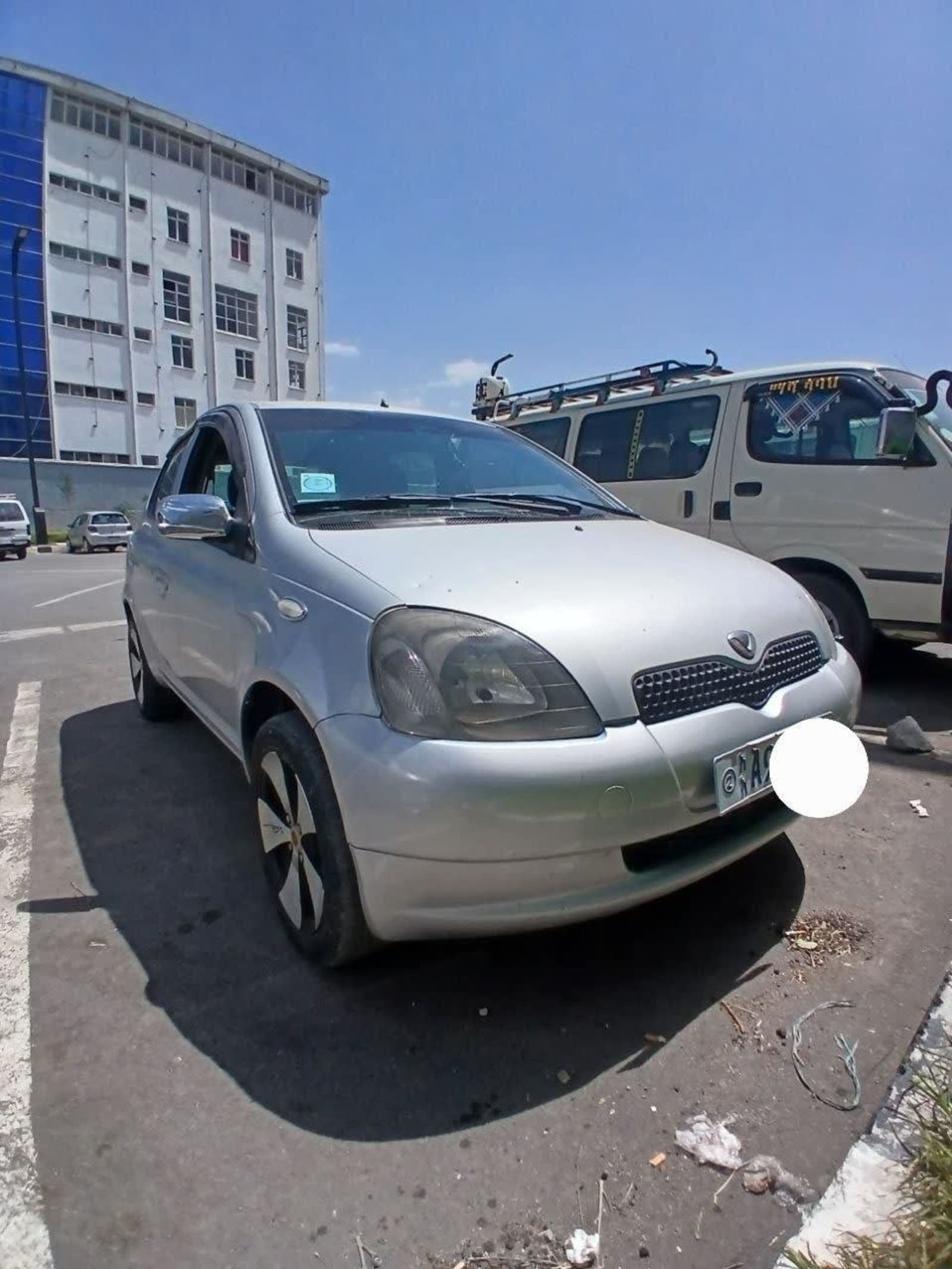 2001 Toyota Vitz — photo 4