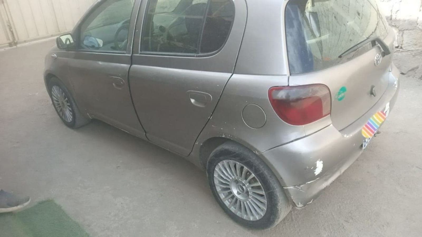 2001 Toyota Vitz — photo 3