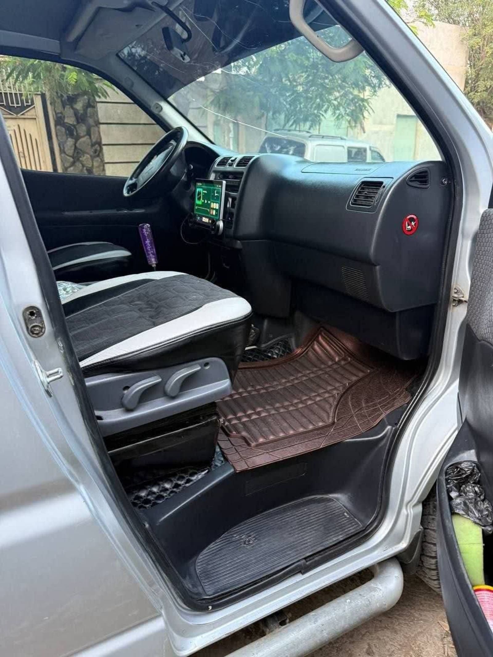 2010 Toyota D4D — photo 2